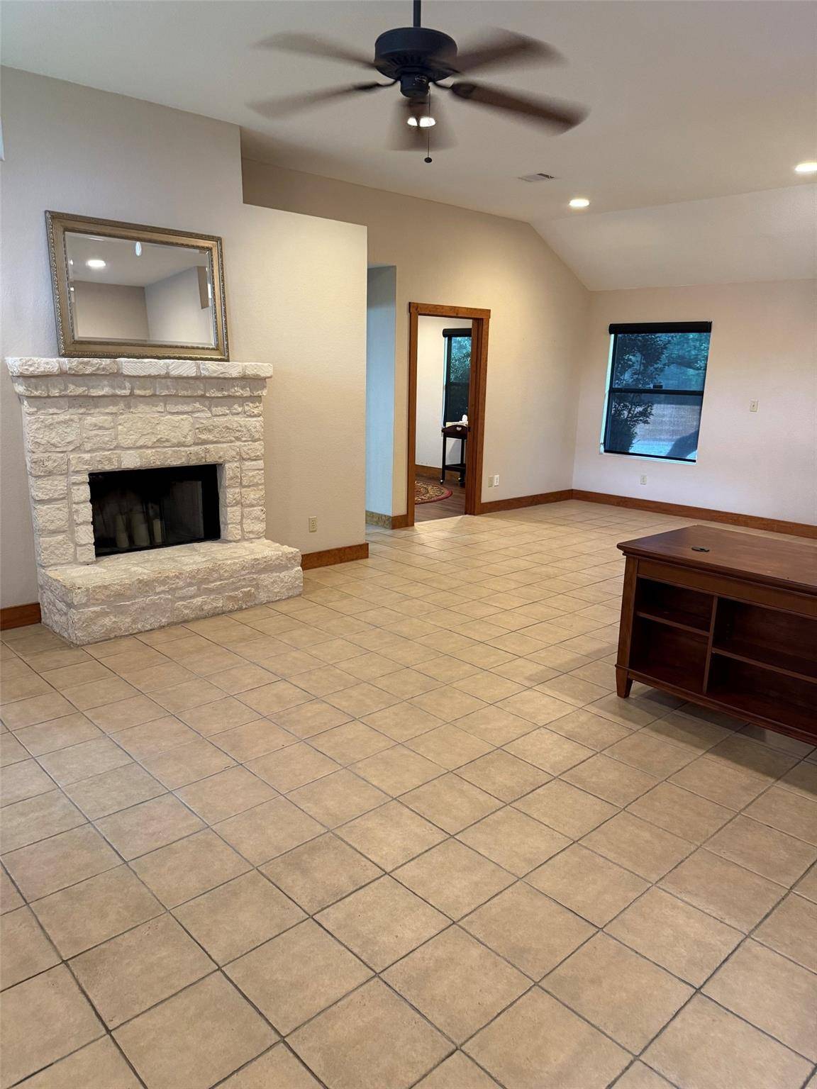 2440 E HWY 290 #B, Dripping Springs, TX 78620