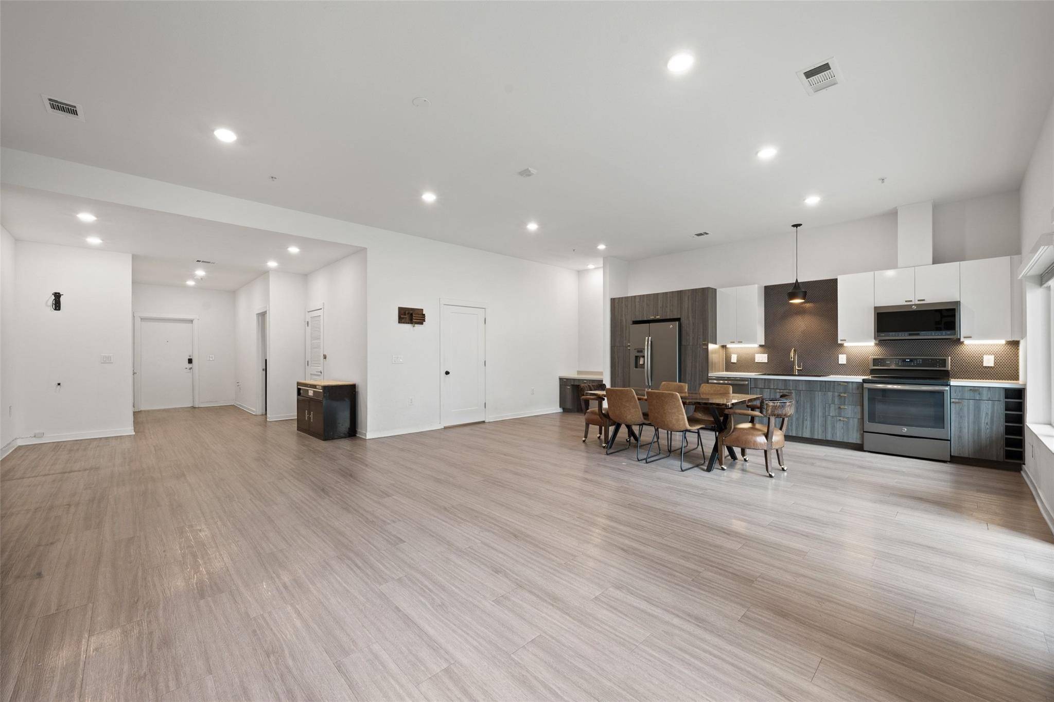 4361 S Congress Ave #111, Austin, TX 78745