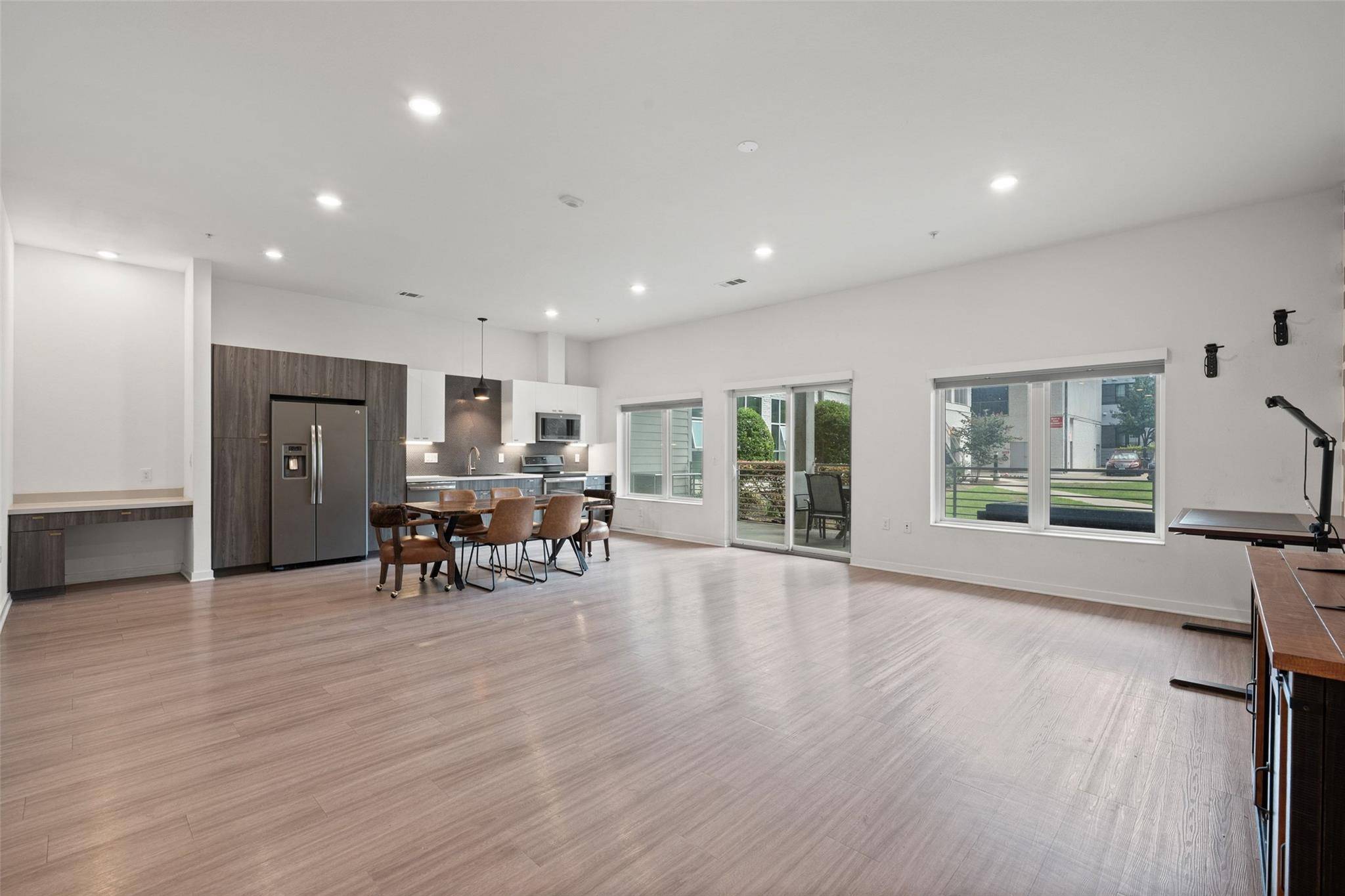 4361 S Congress Ave #111, Austin, TX 78745