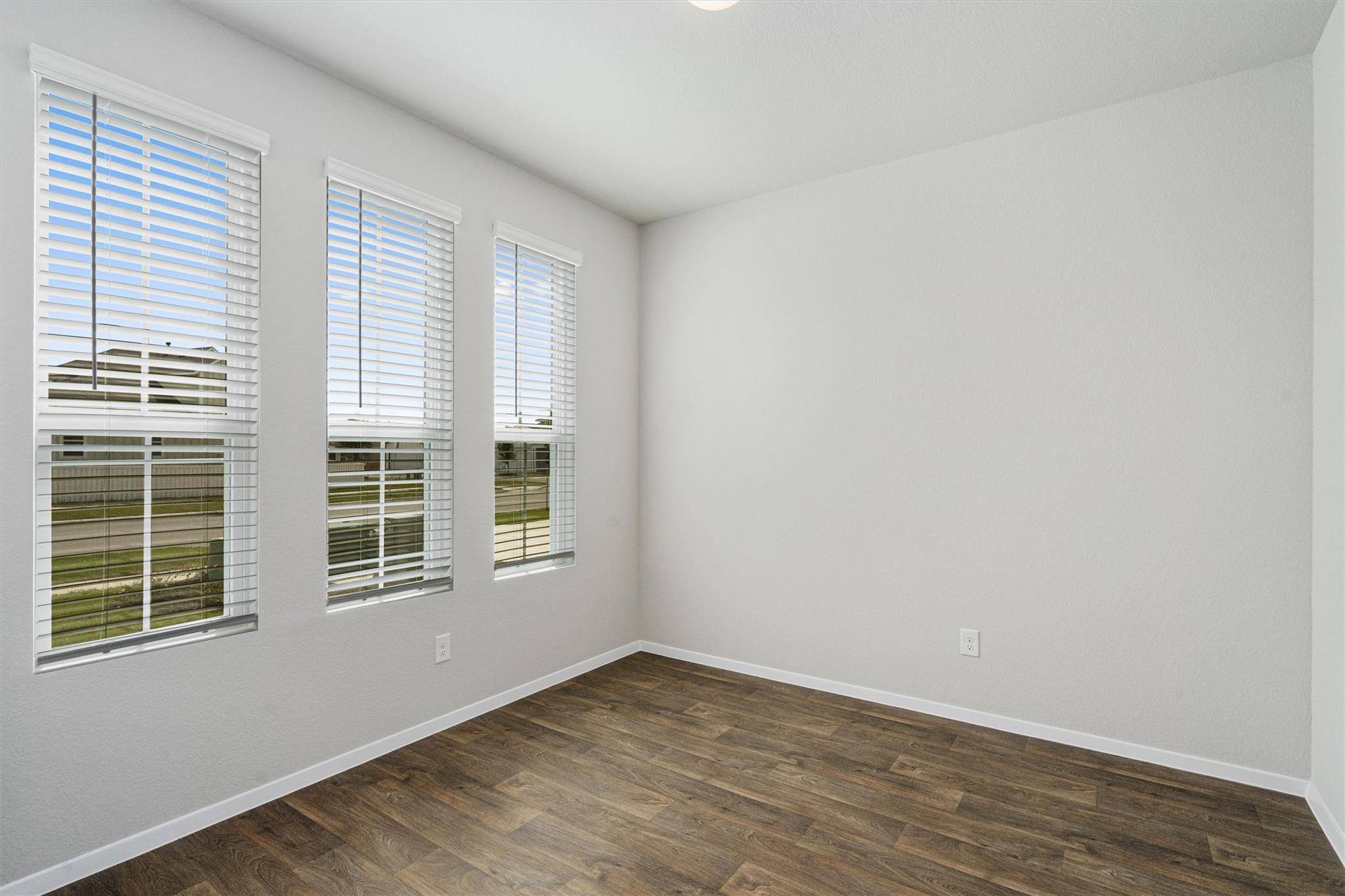 621 Running Creek DR, Kyle, TX 78640