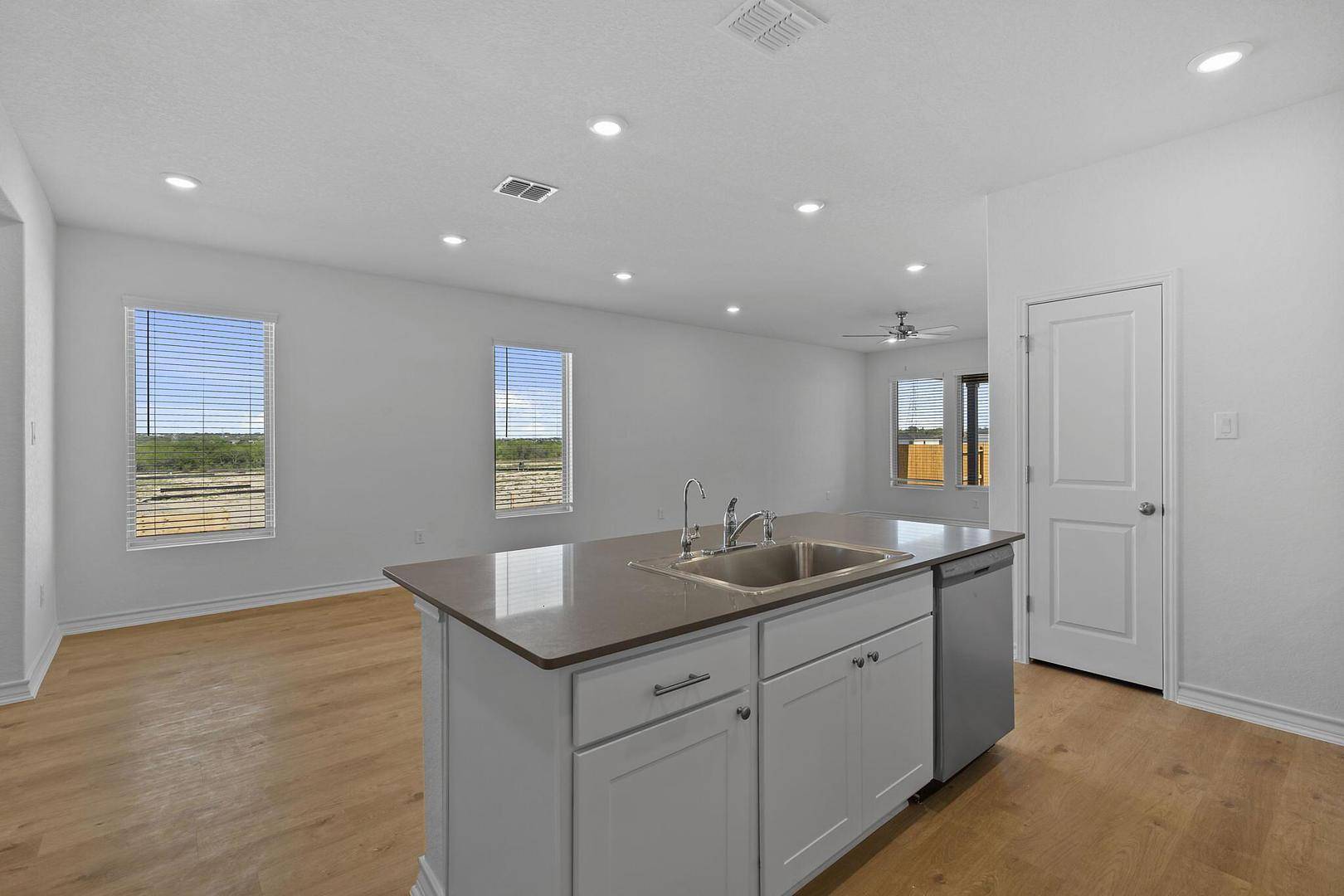 109 Hatari TRL, Jarrell, TX 76537