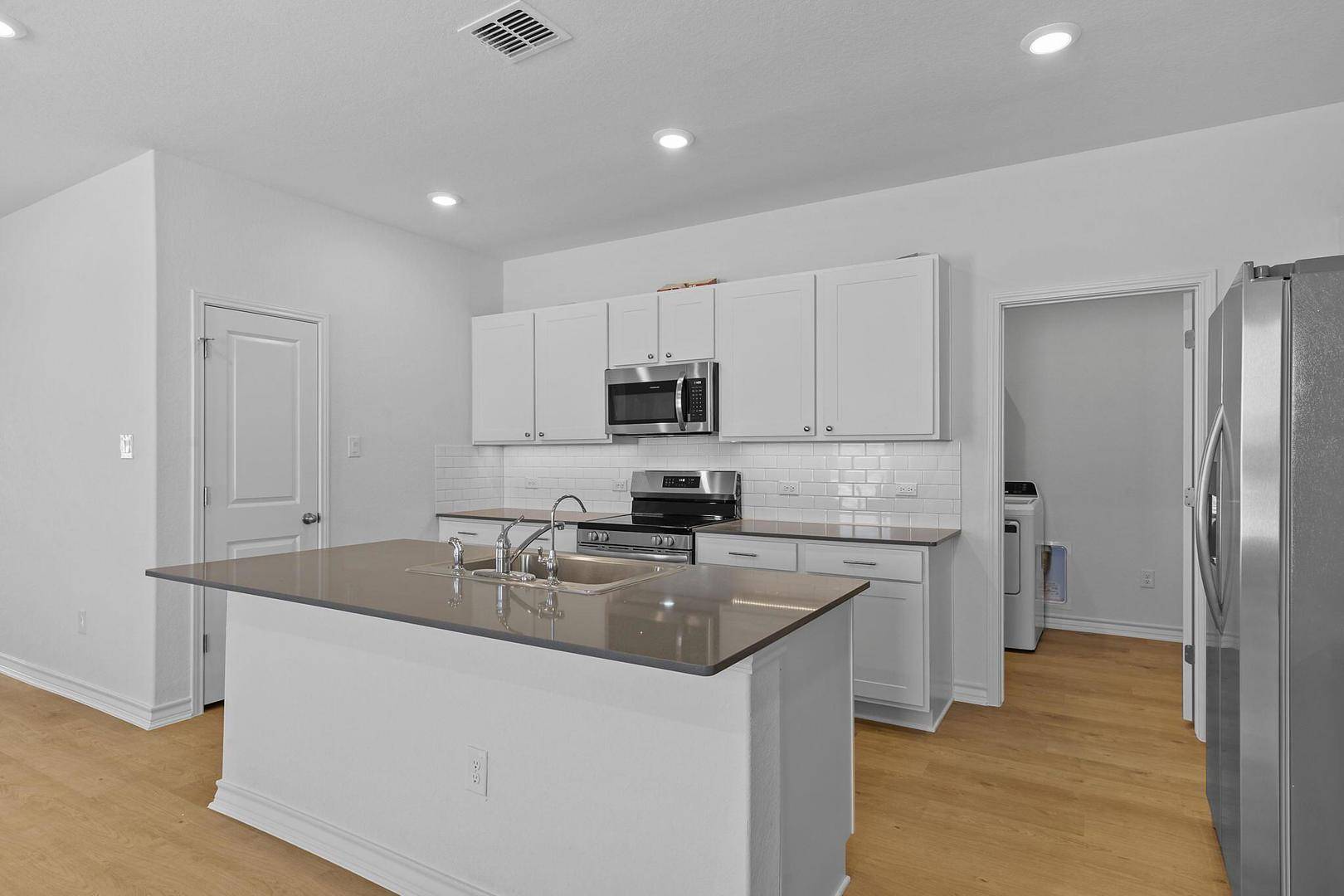 109 Hatari TRL, Jarrell, TX 76537