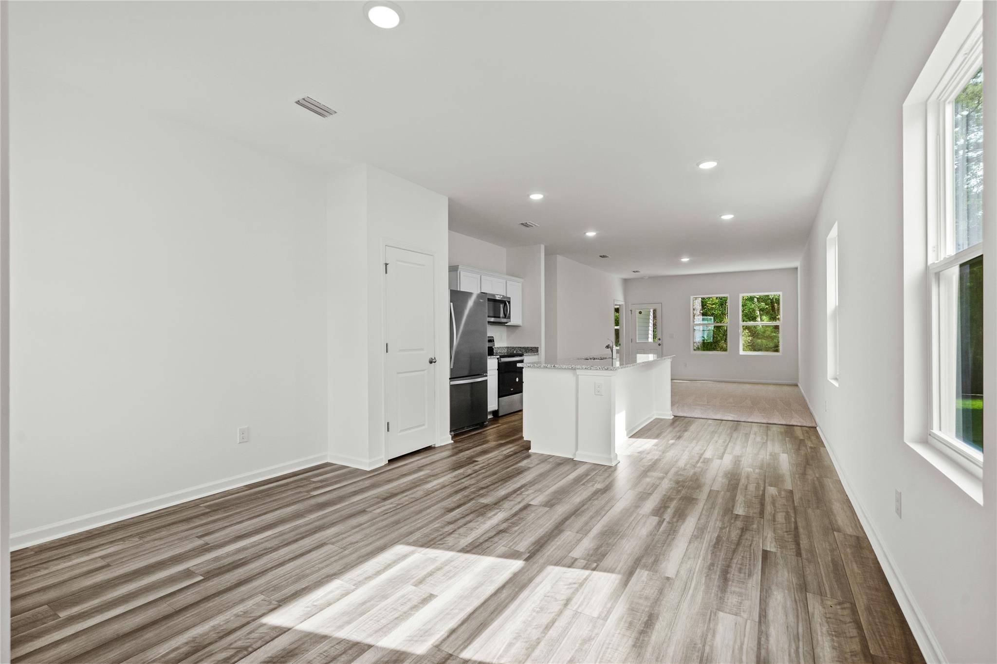 302 Sunlight Lake BLVD, Hutto, TX 78634
