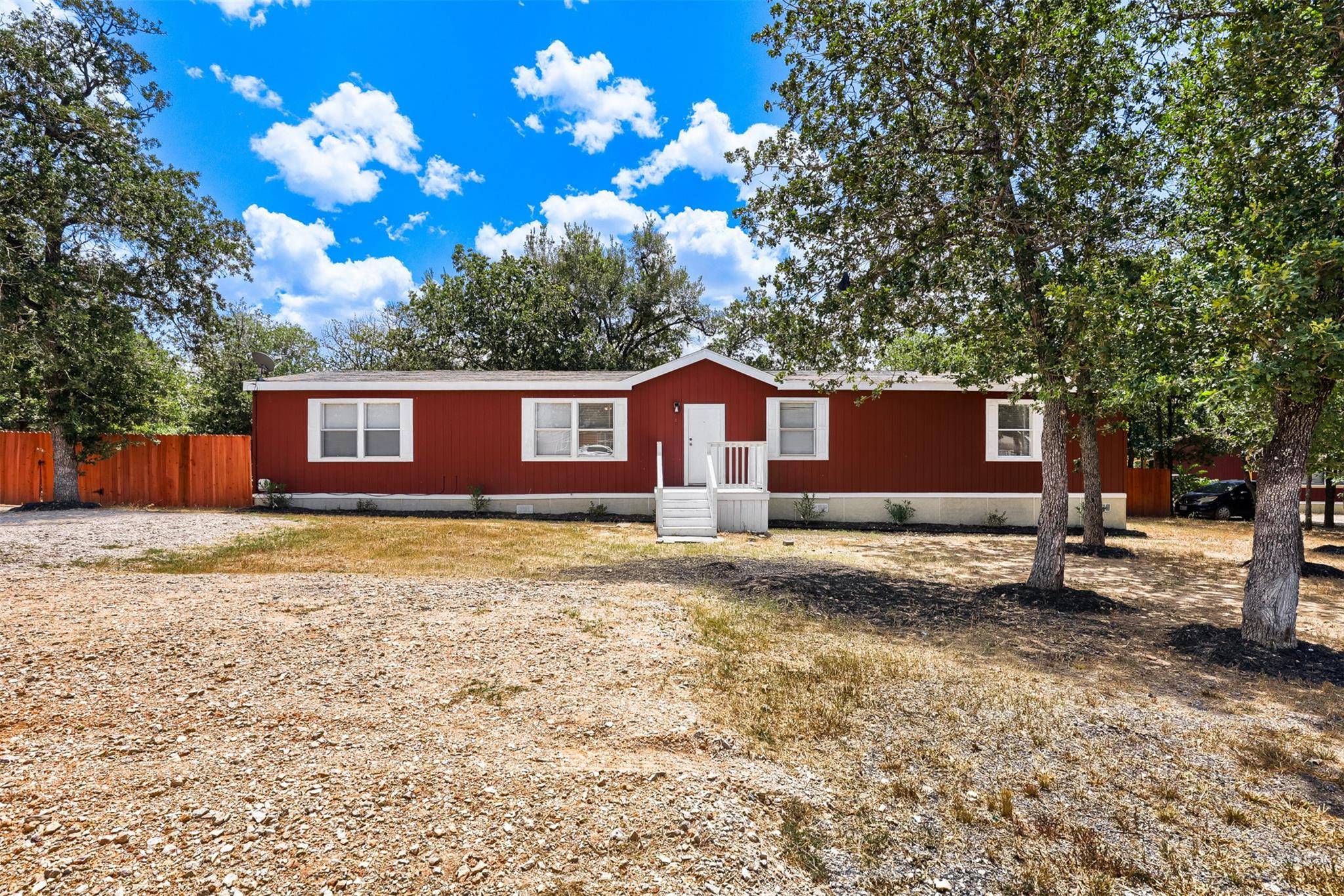 1017 Rosewood DR, Dale, TX 78616