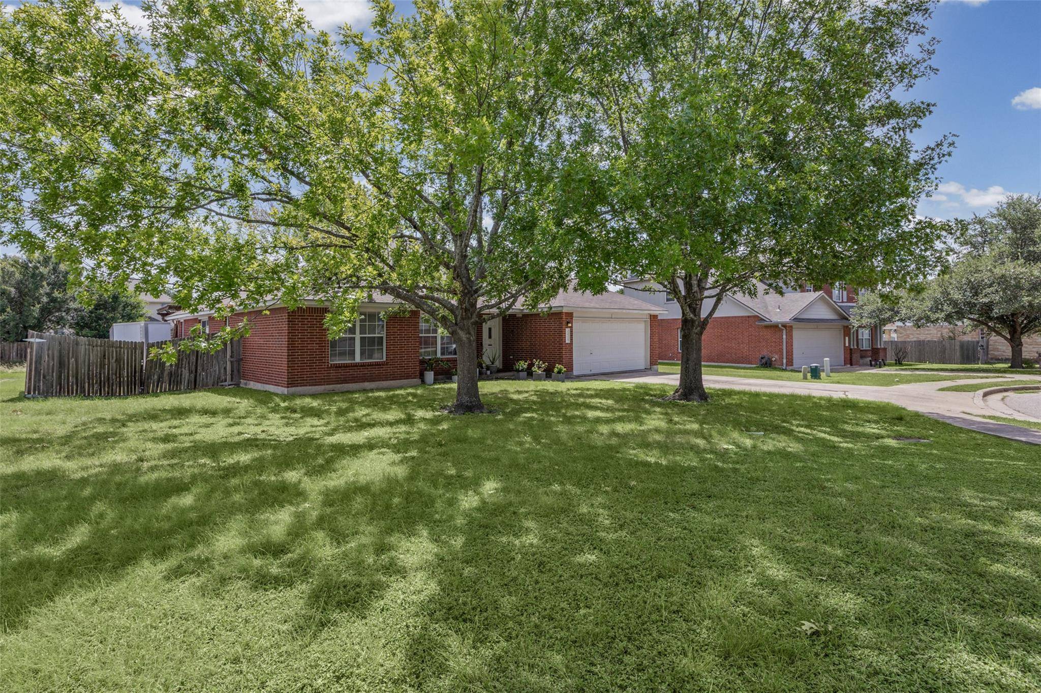 1313 Laurelleaf DR, Pflugerville, TX 78660
