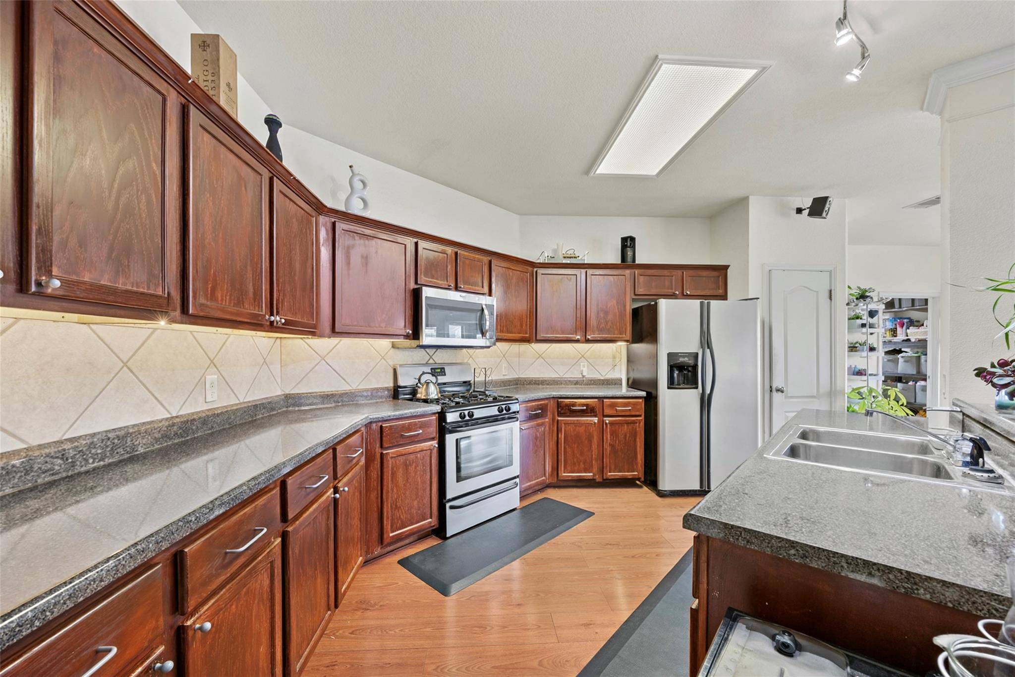 1313 Laurelleaf DR, Pflugerville, TX 78660