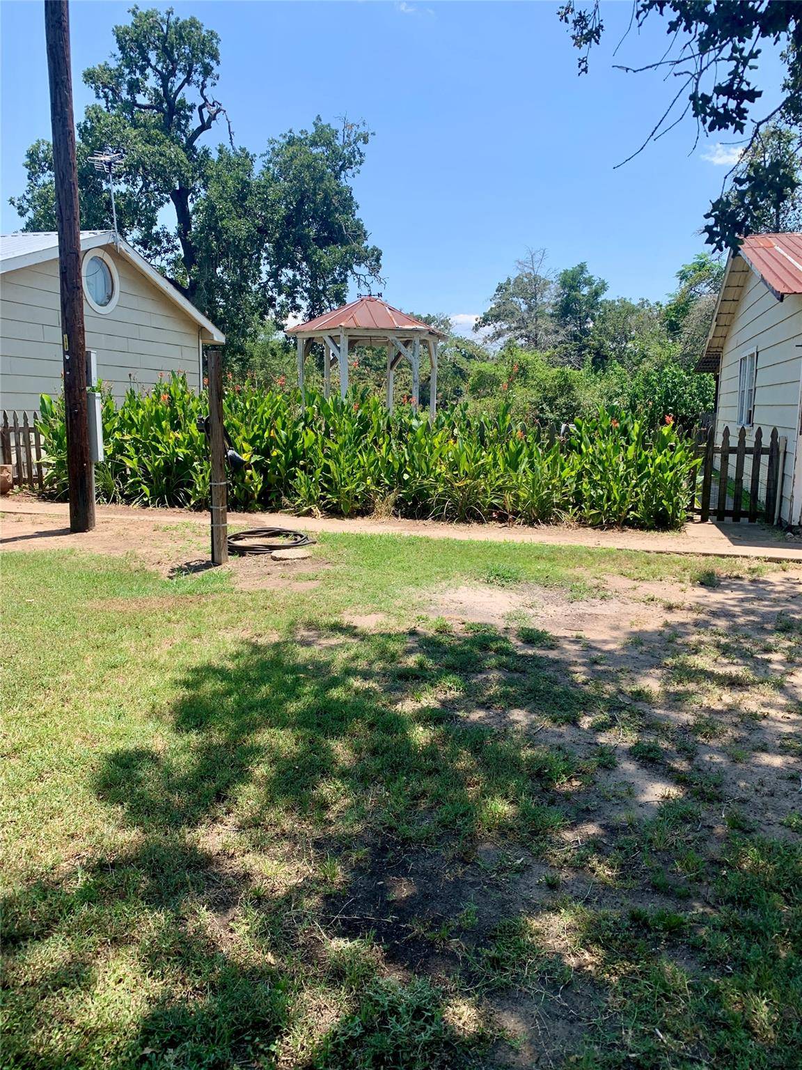 105 Tom Tom, Smithville, TX 78957