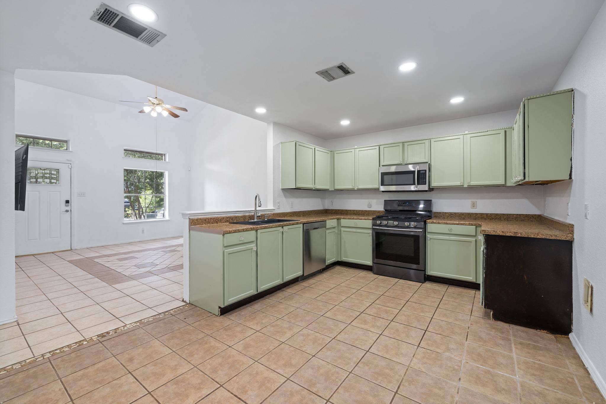 104 Grant CT, Leander, TX 78641