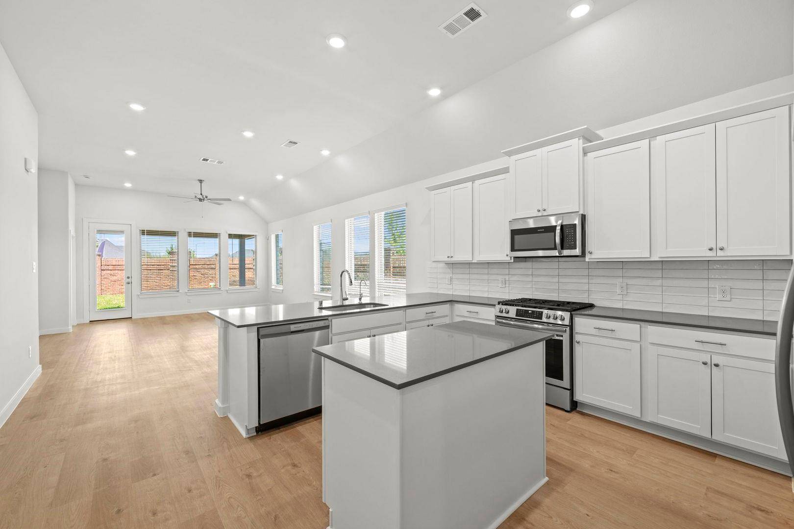 100 Rock Daisy TRL, Hutto, TX 78634
