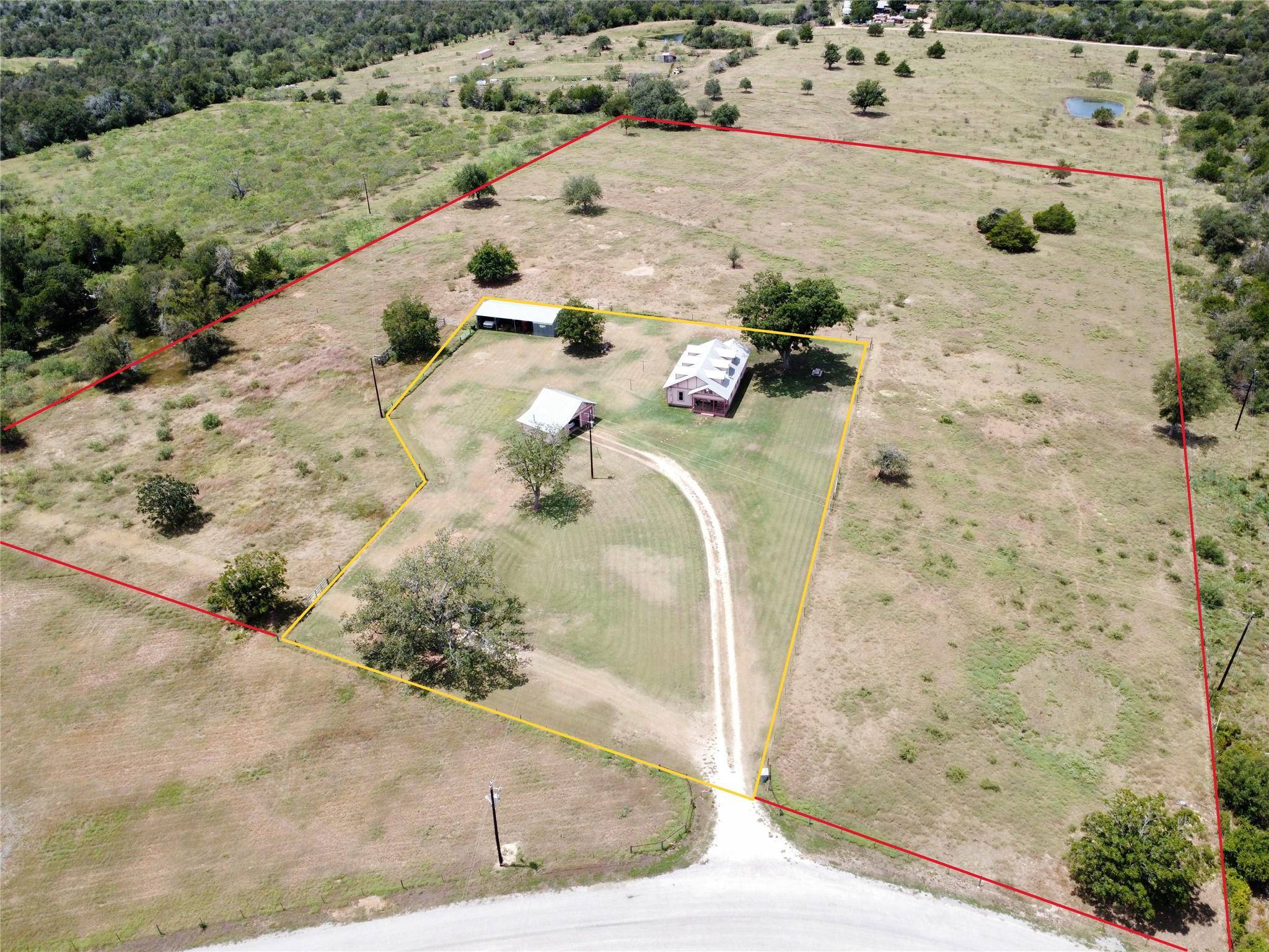 326 Bartsch LN, Red Rock, TX 78662