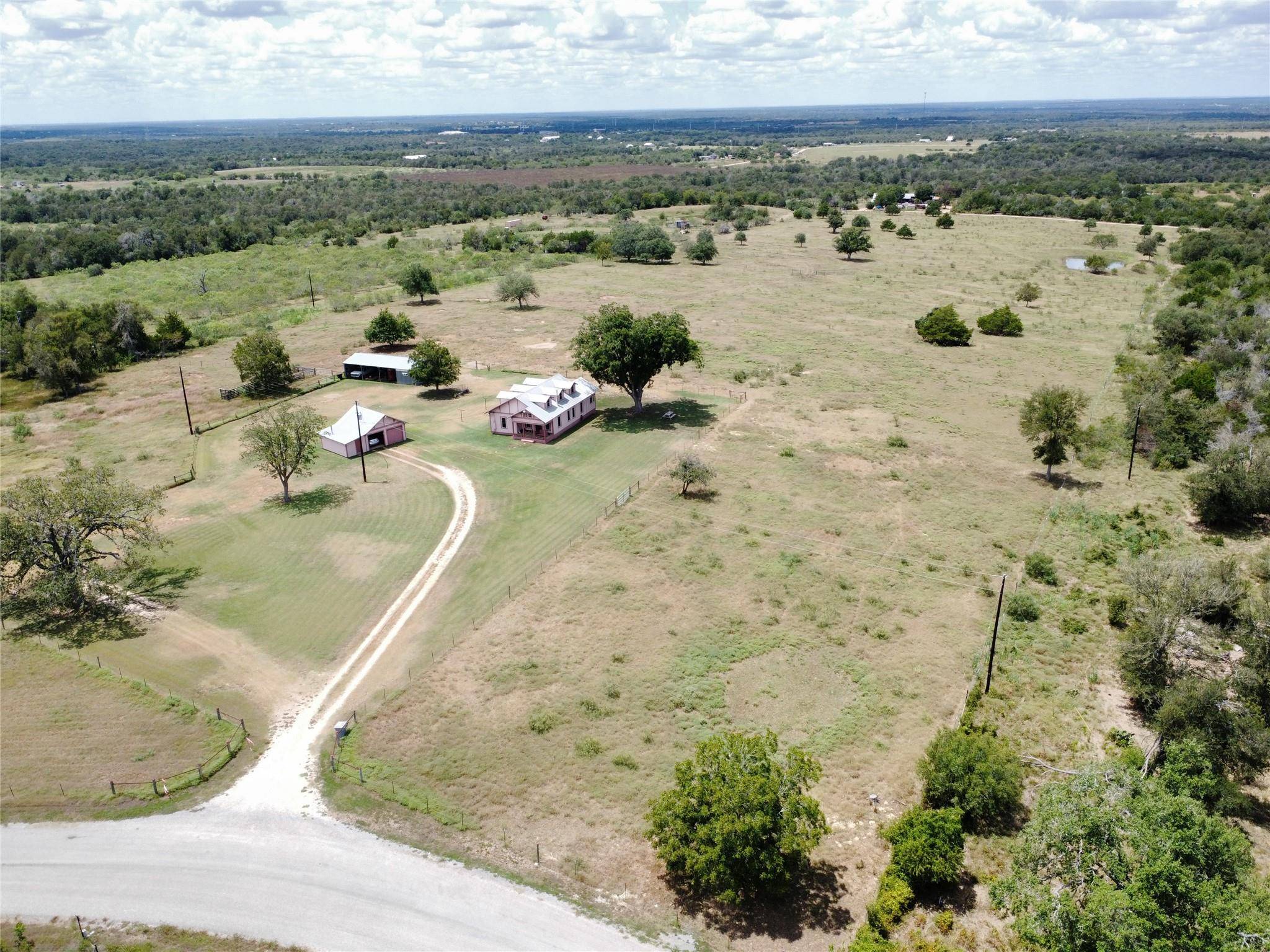 326 Bartsch LN, Red Rock, TX 78662