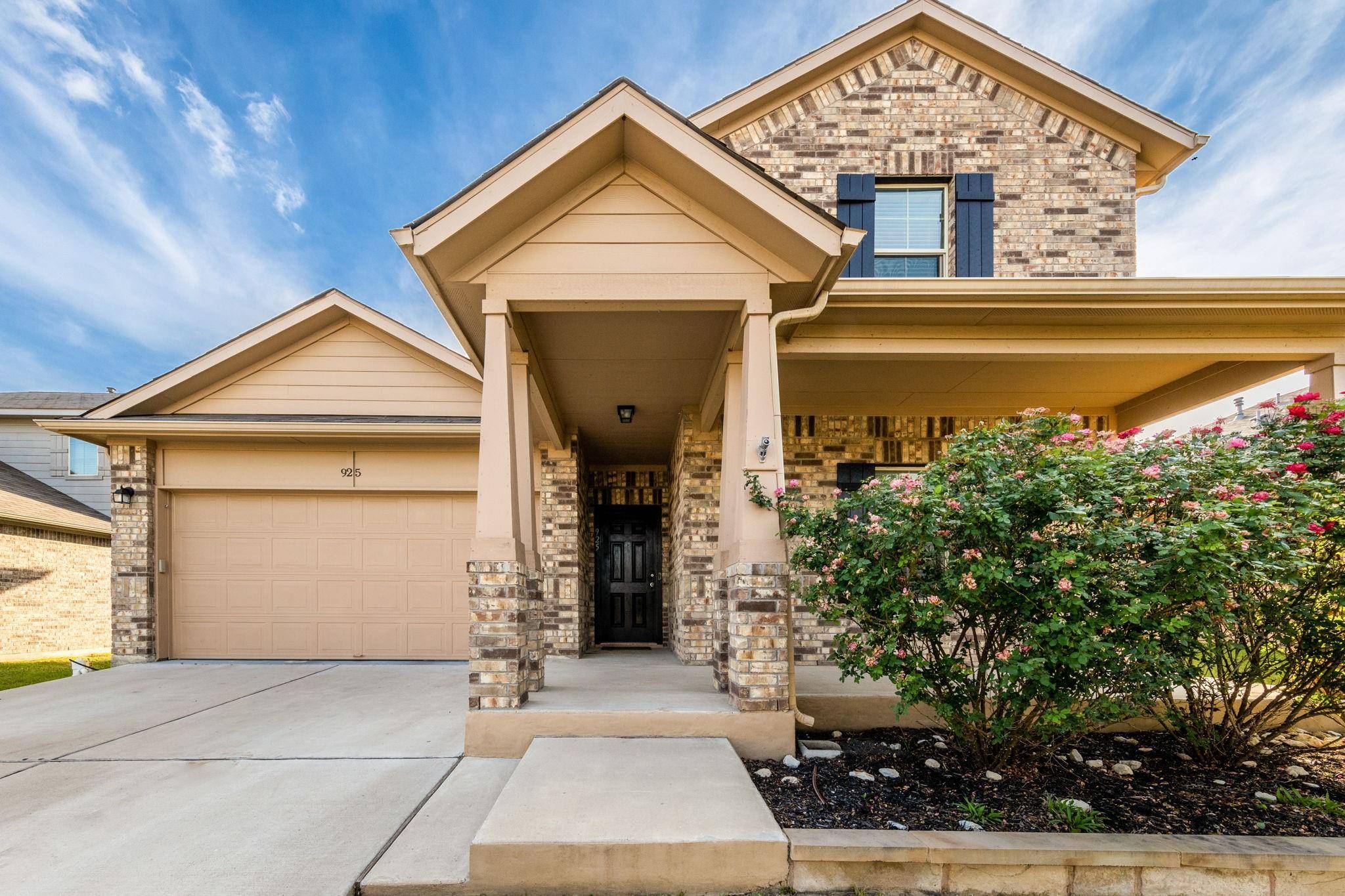 925 Woodduck TRL, Leander, TX 78641