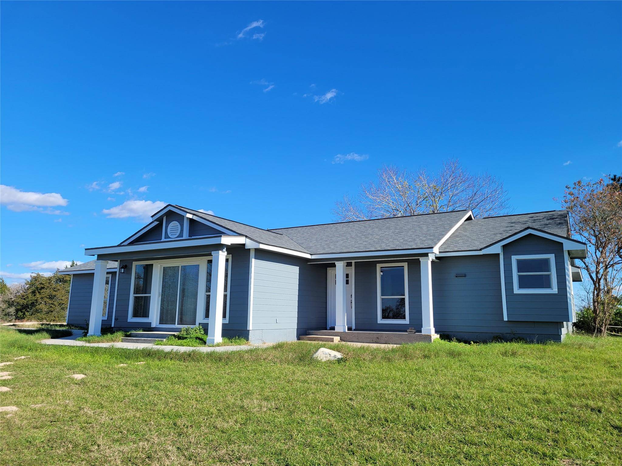 208 Newcastle DR, Red Rock, TX 78662