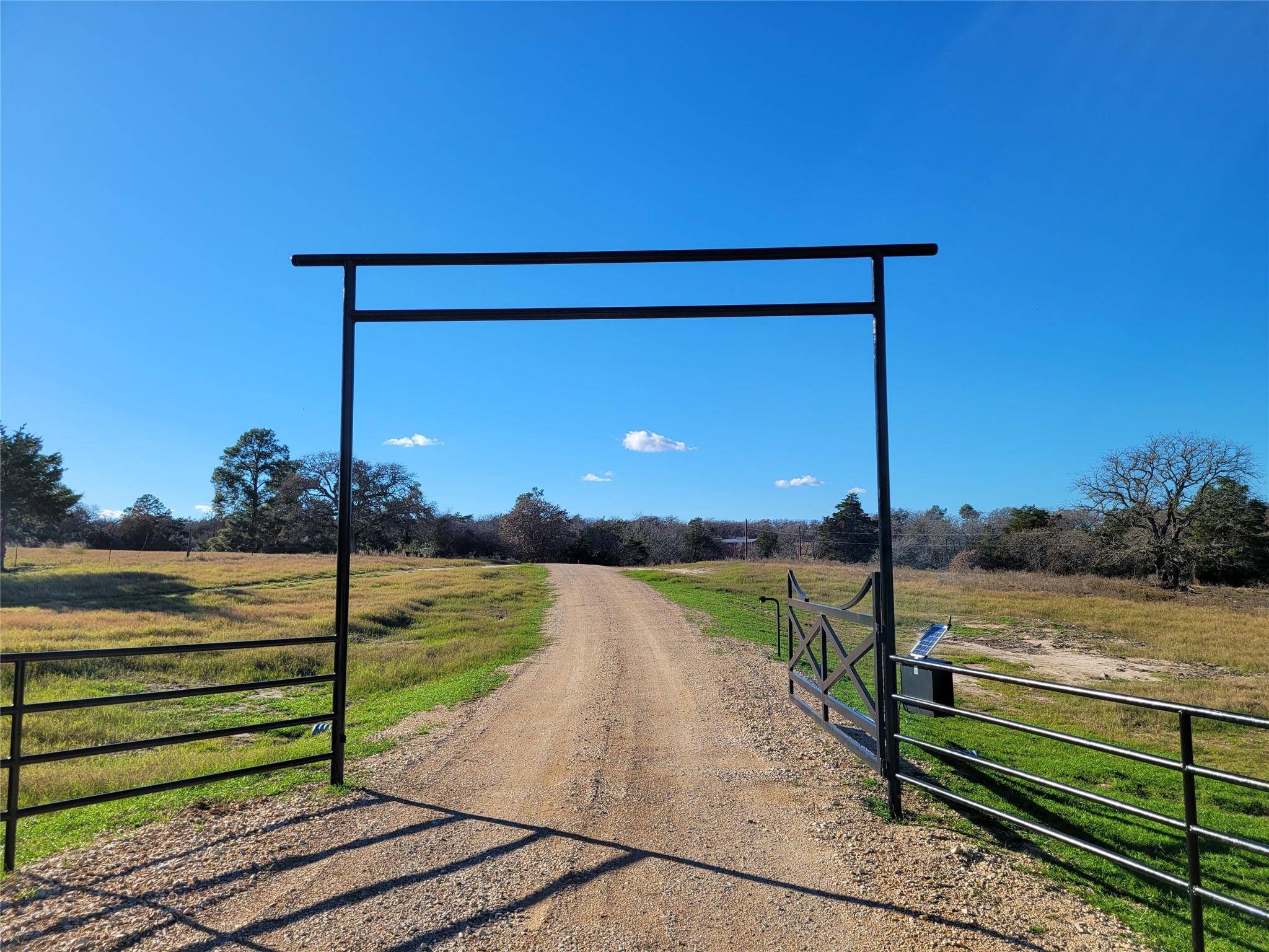 208 Newcastle DR, Red Rock, TX 78662