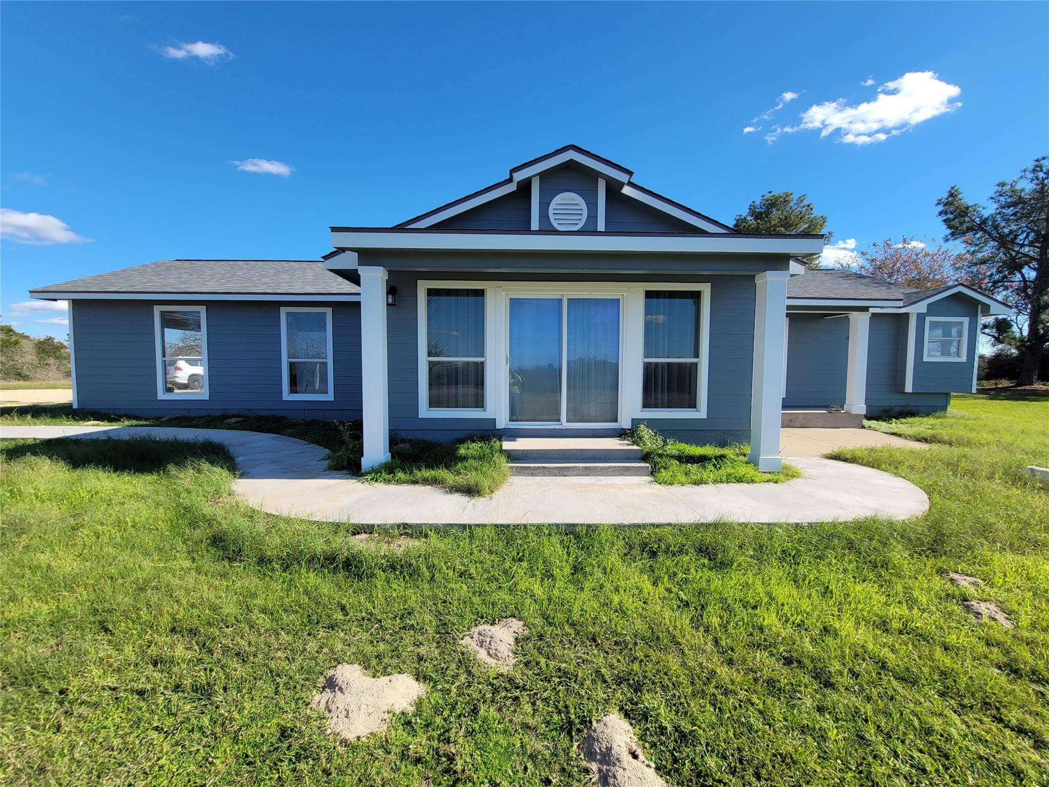 208 Newcastle DR, Red Rock, TX 78662