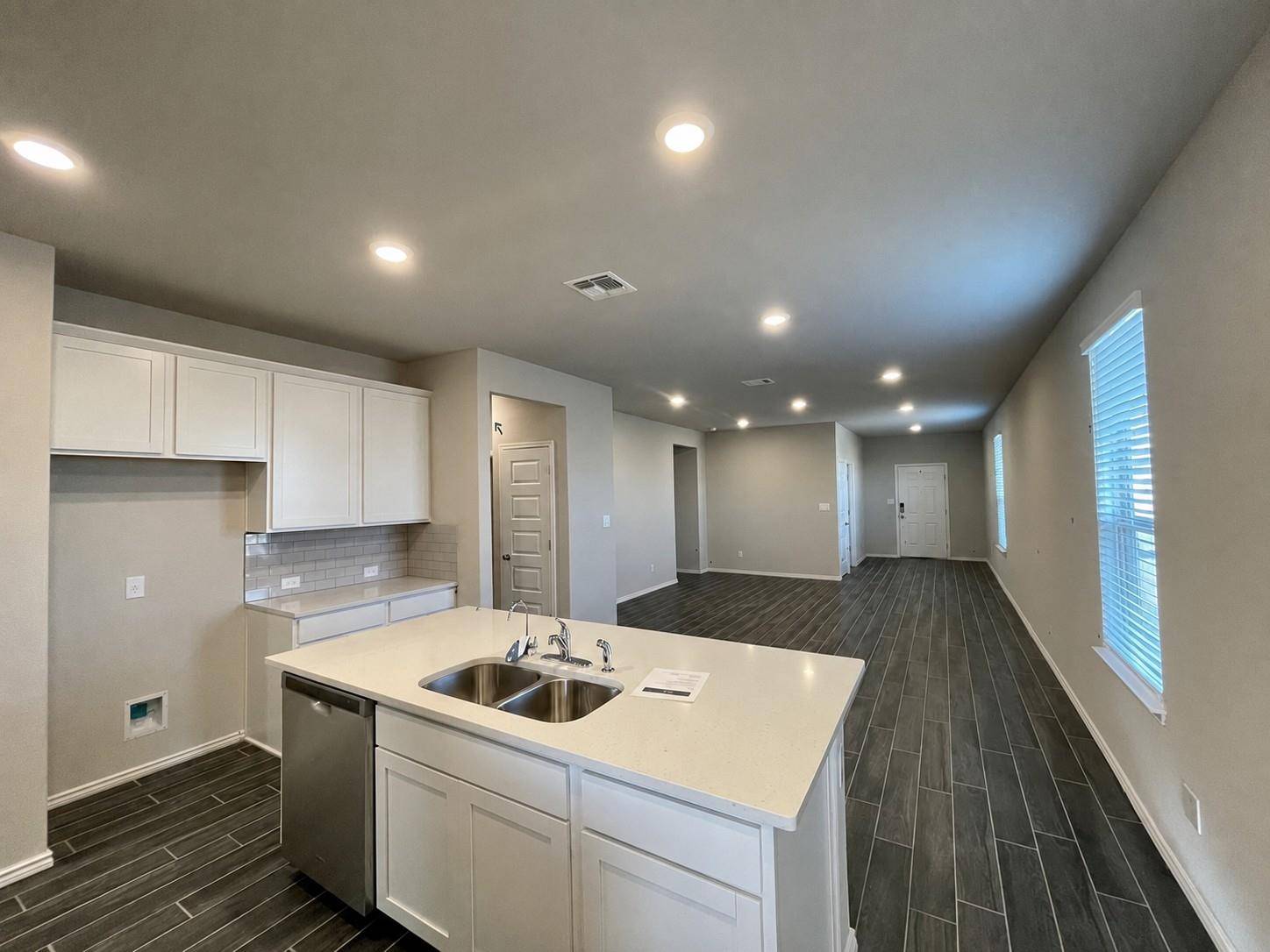 2445 Ayers DR, Seguin, TX 78155