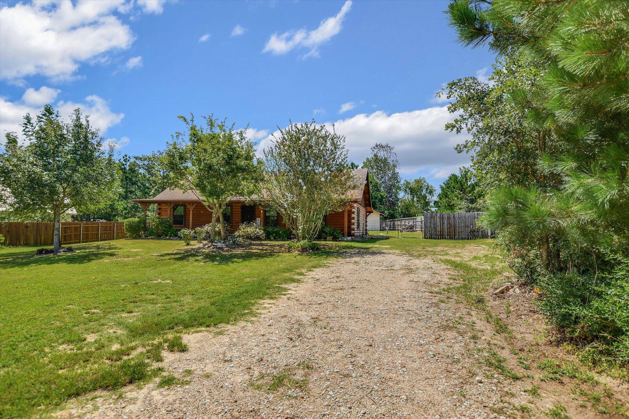 218 Cardinal LOOP, Paige, TX 78659