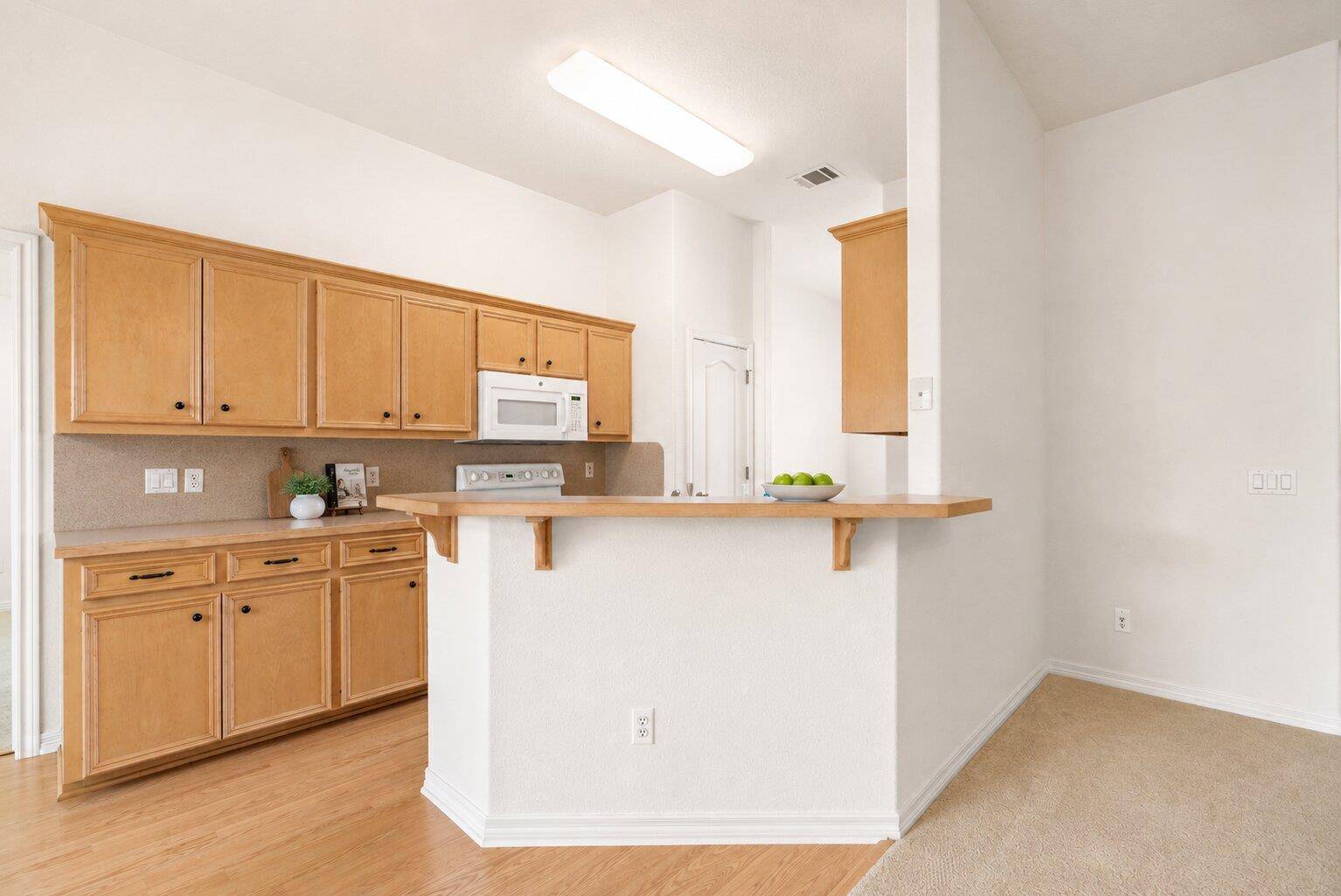 106 Stacey LN, Georgetown, TX 78628