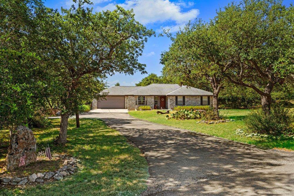 2111 Stallion Springs DR, Fischer, TX 78623