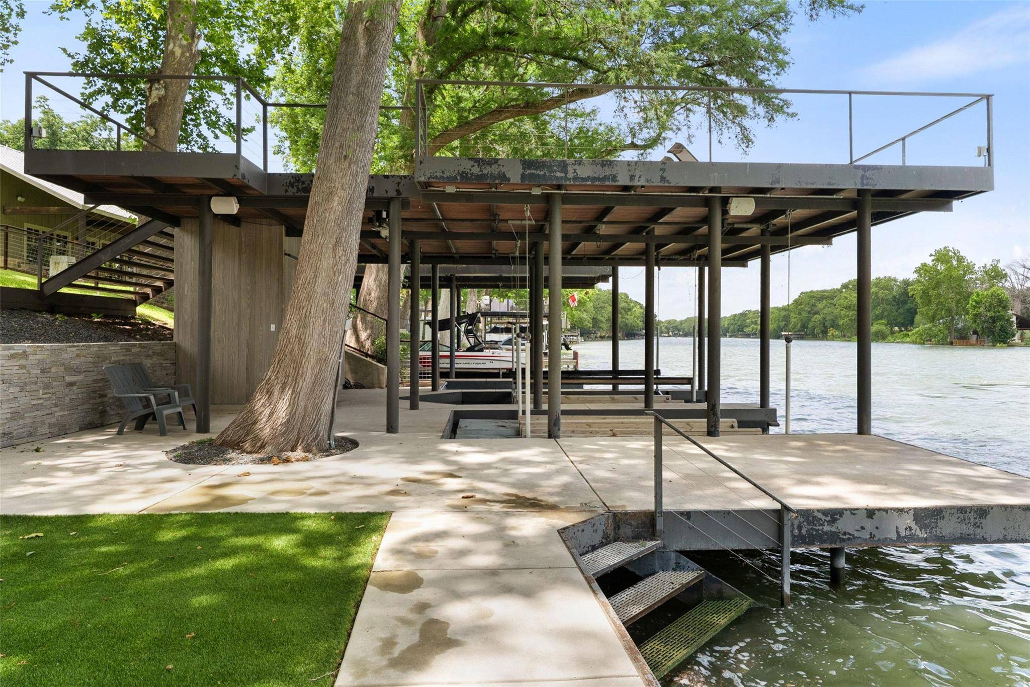 2529 Terminal Loop RD, Mcqueeney, TX 78123