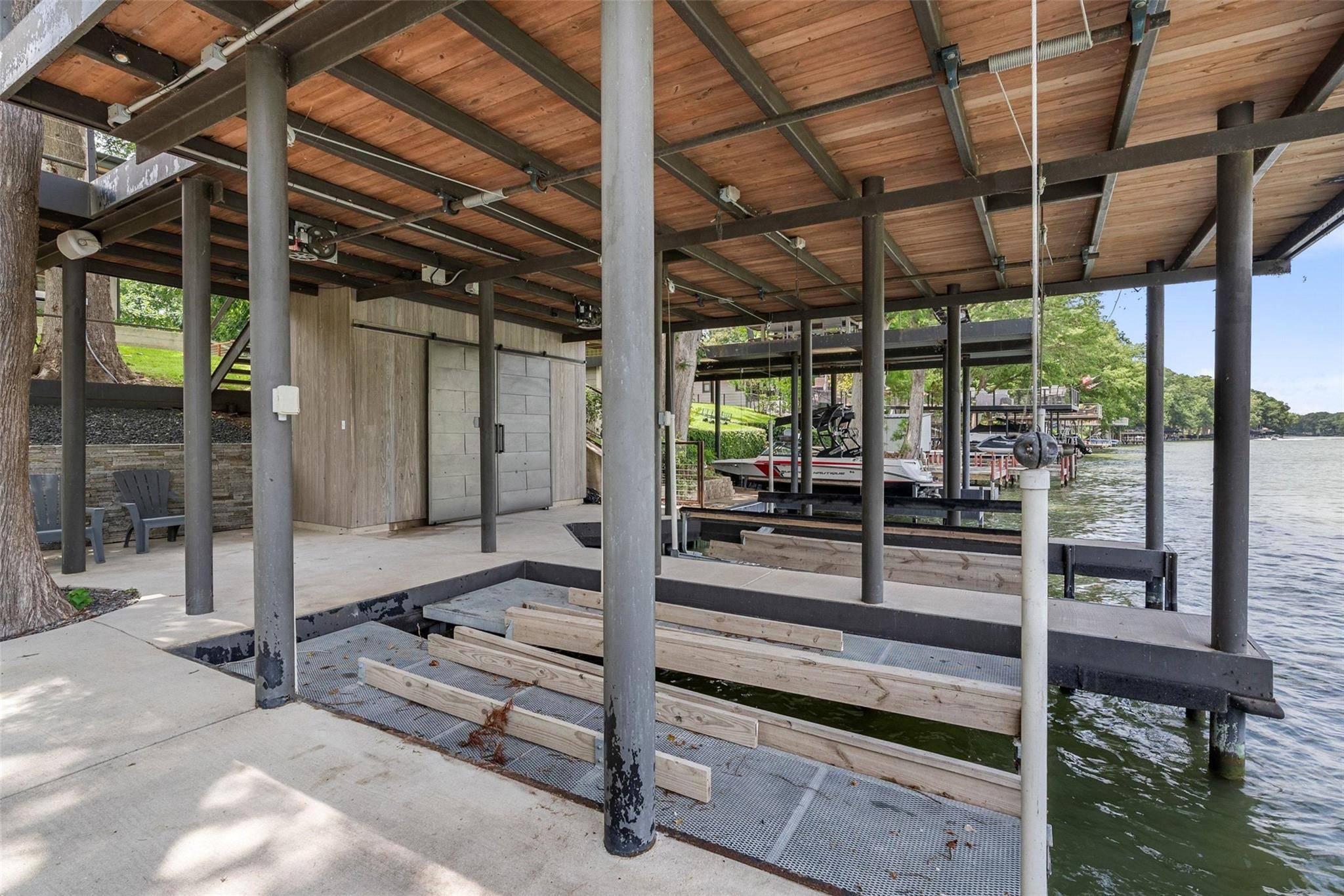 2529 Terminal Loop RD, Mcqueeney, TX 78123
