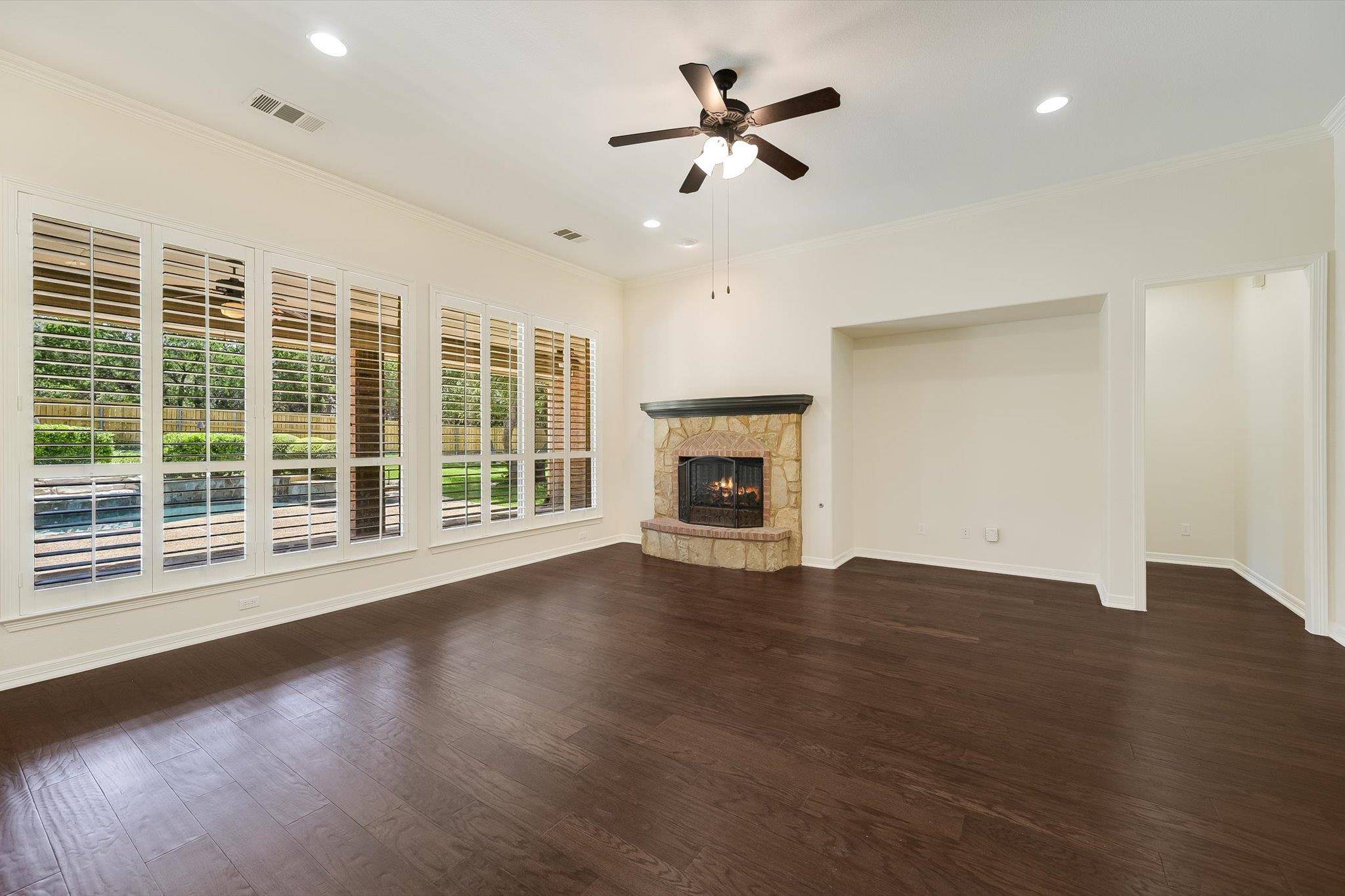560 Aspen DR, Austin, TX 78737