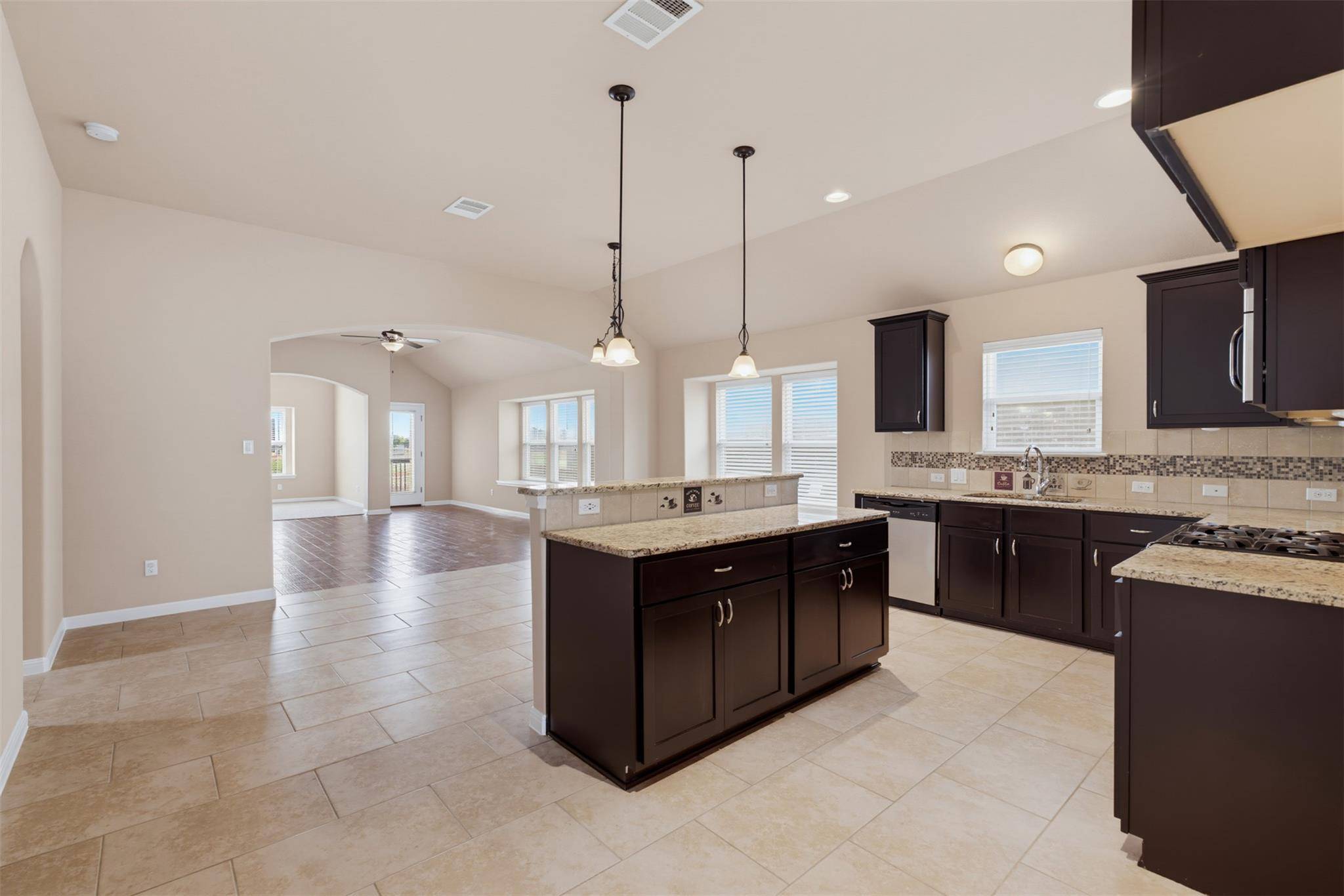 6033 Roma ST, Round Rock, TX 78665