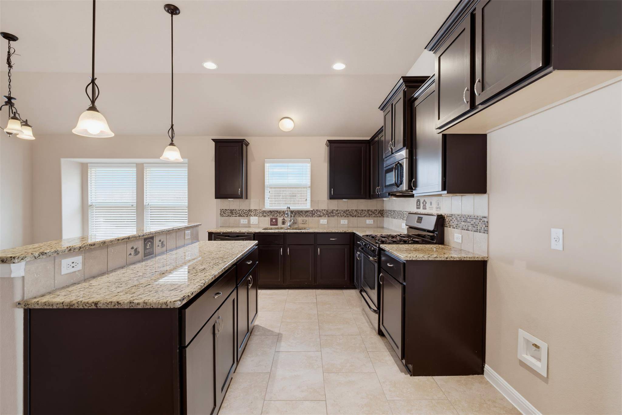 6033 Roma ST, Round Rock, TX 78665
