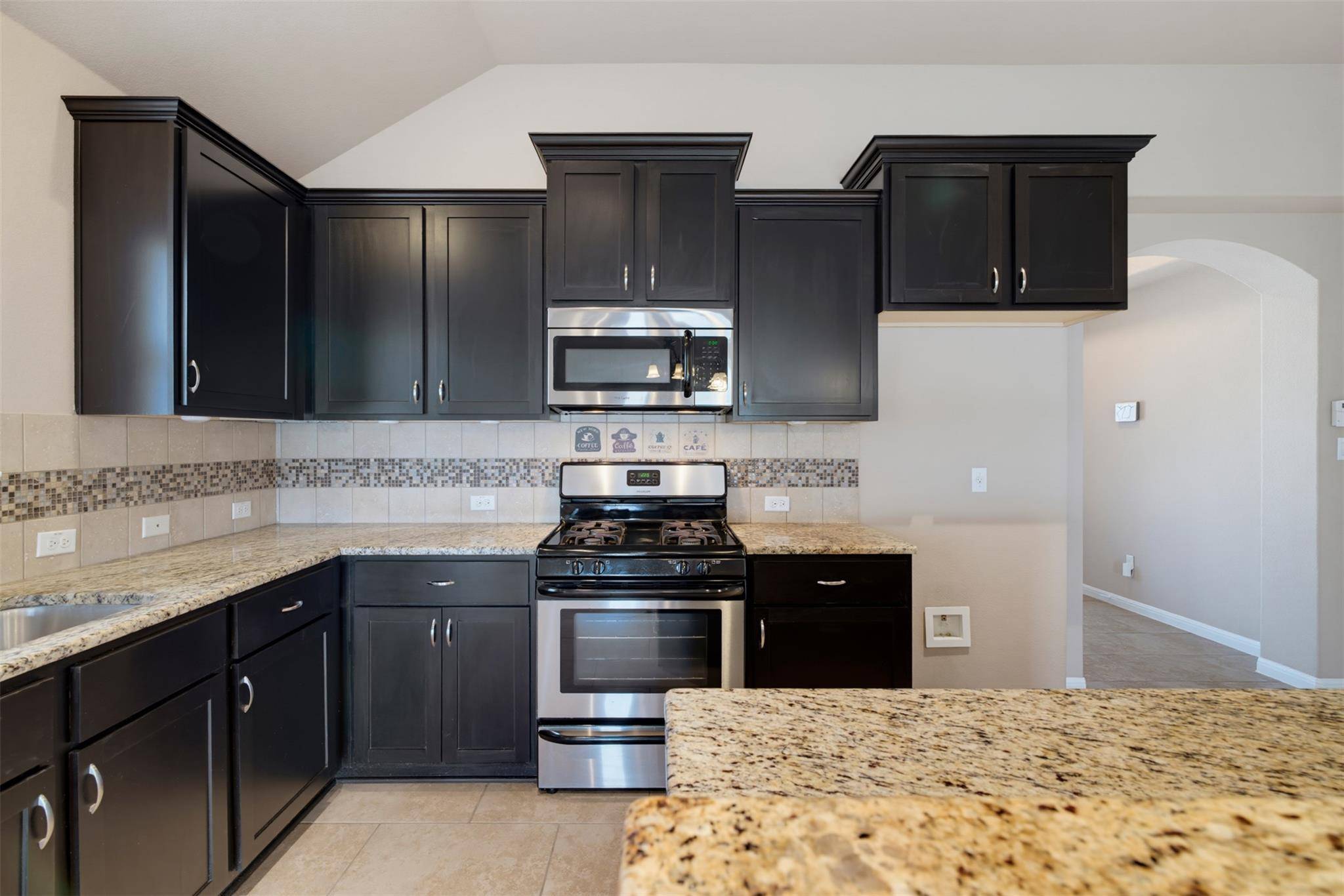 6033 Roma ST, Round Rock, TX 78665