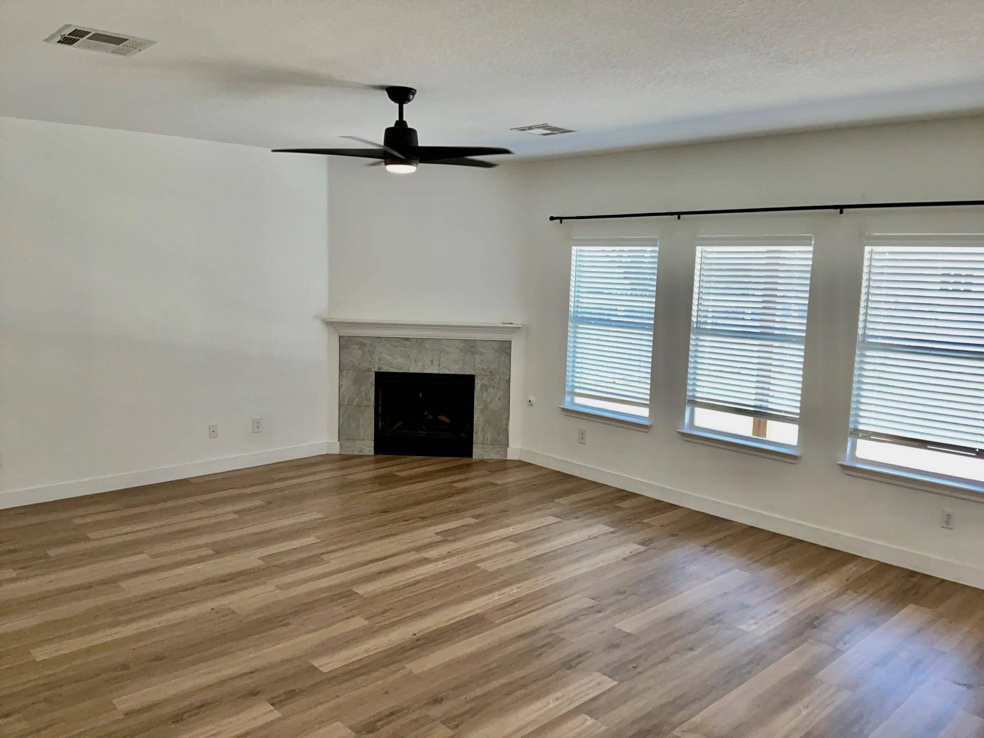 1405 Summercrest BLVD, Georgetown, TX 78626