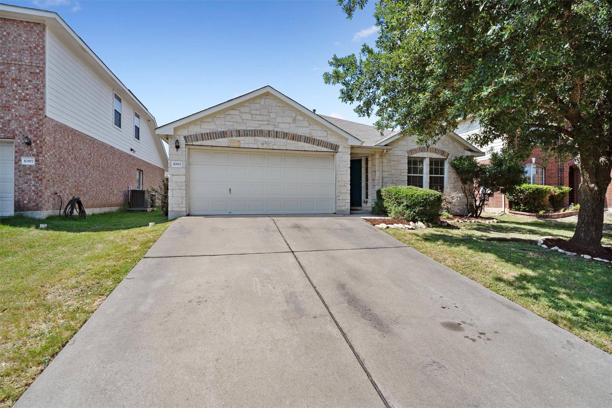 1083 Zeus CIR, Round Rock, TX 78665