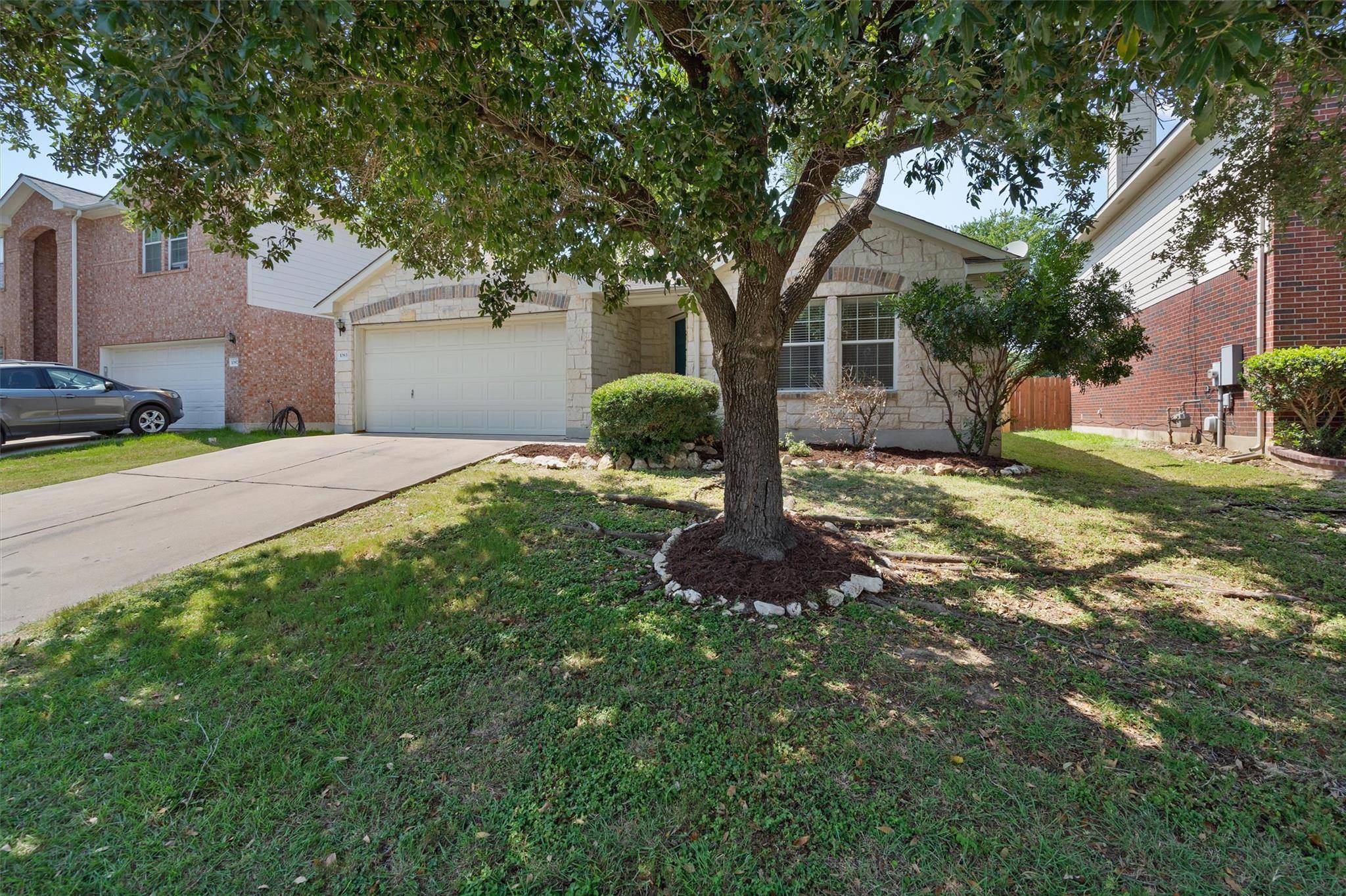 1083 Zeus CIR, Round Rock, TX 78665