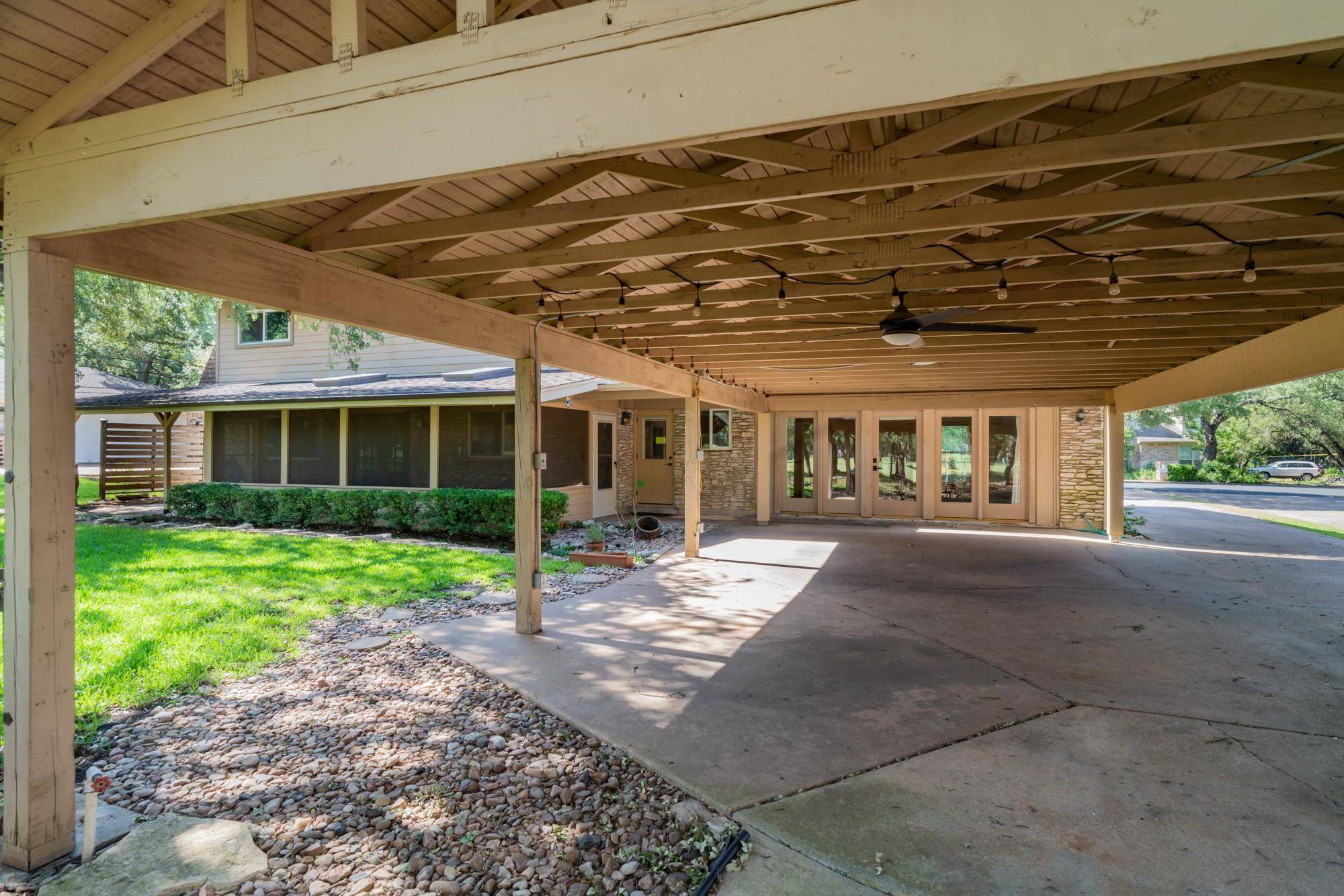 8806 Balcones Club DR, Austin, TX 78750