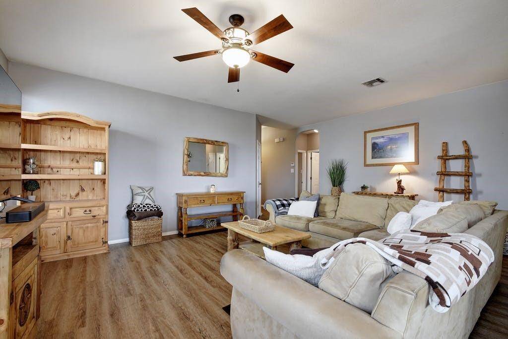 2234 Lakeline DR, New Braunfels, TX 78130