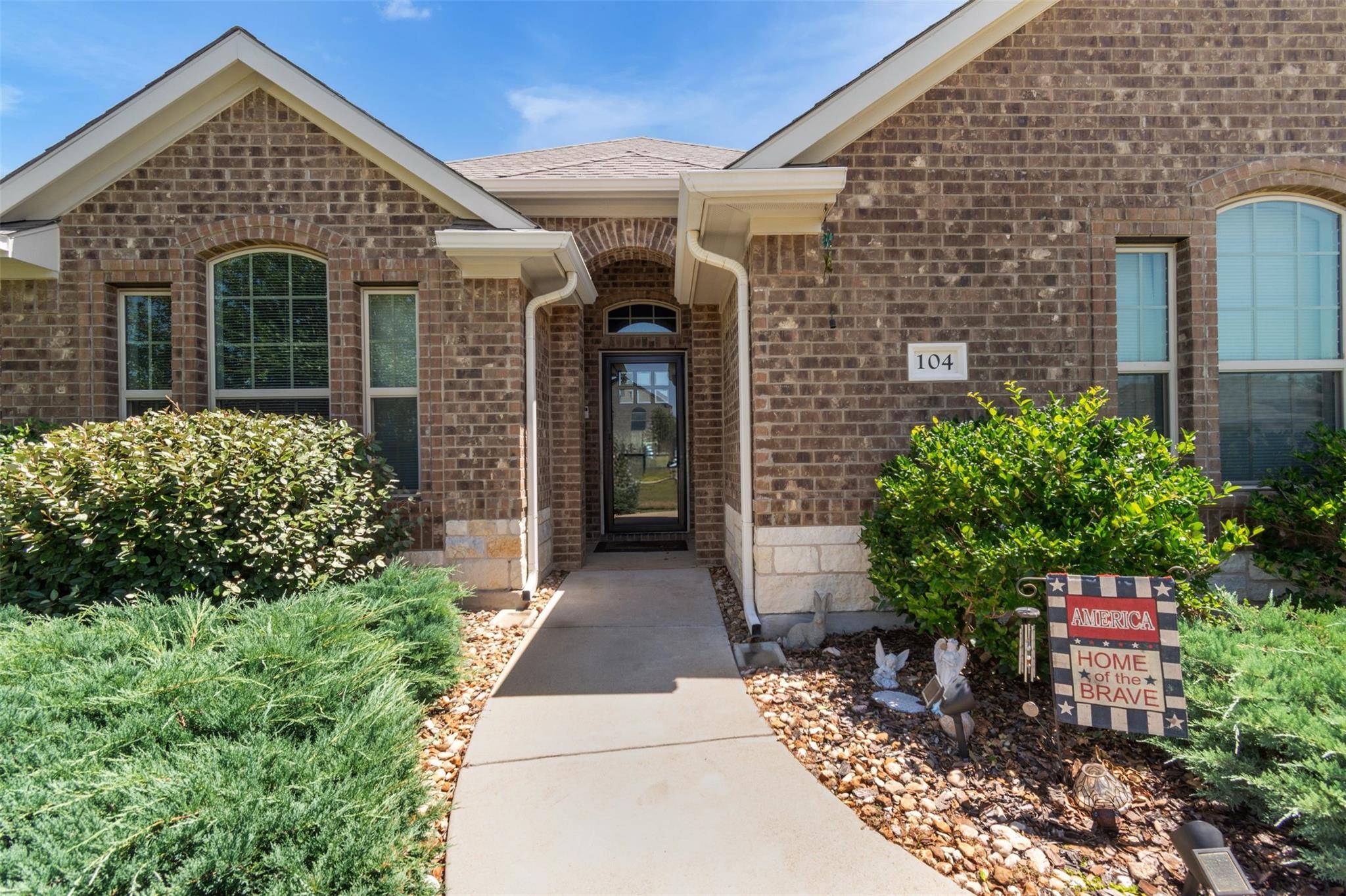104 Harris Hawk CV, Cedar Creek, TX 78612