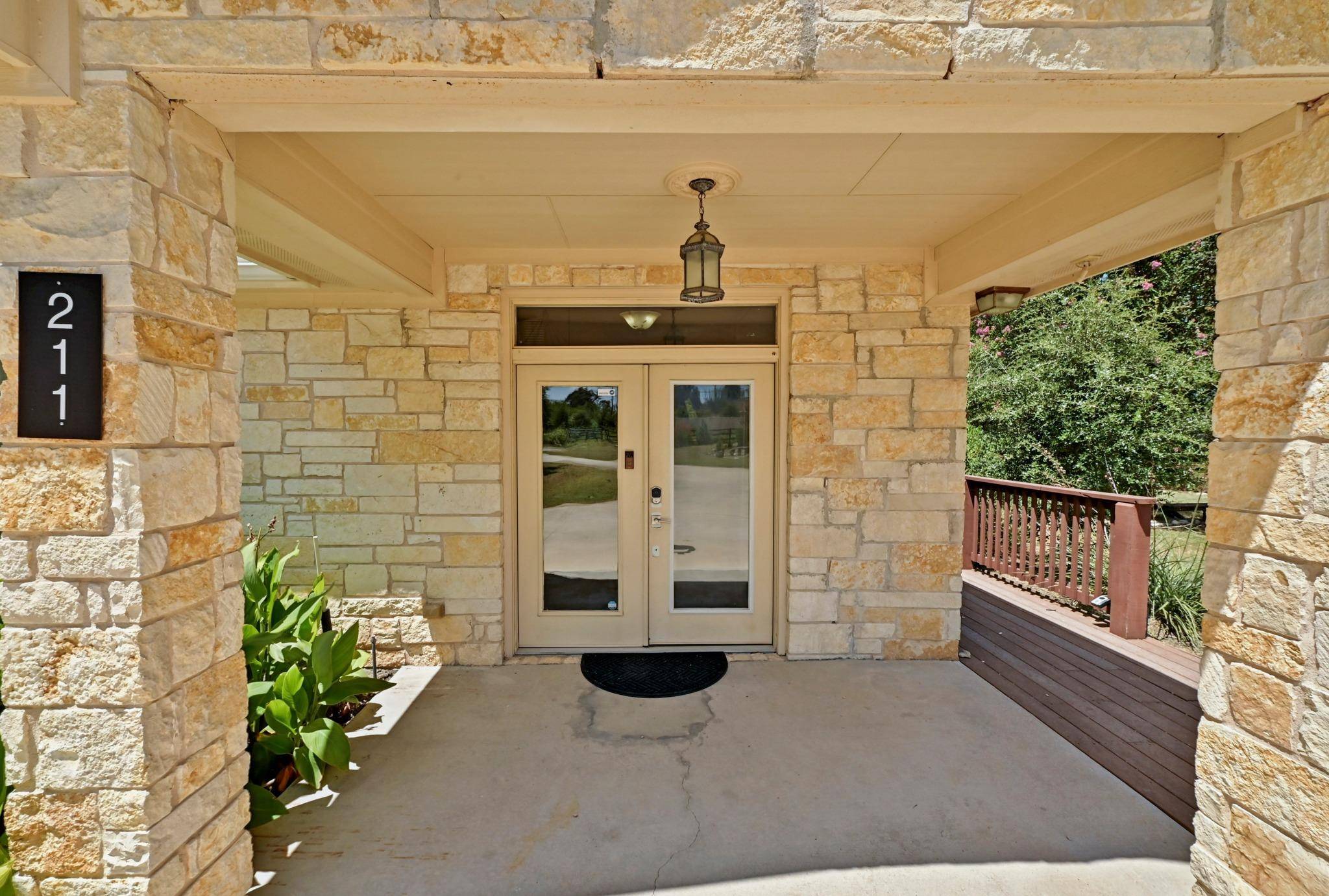211 Moore LN, Cedar Park, TX 78613