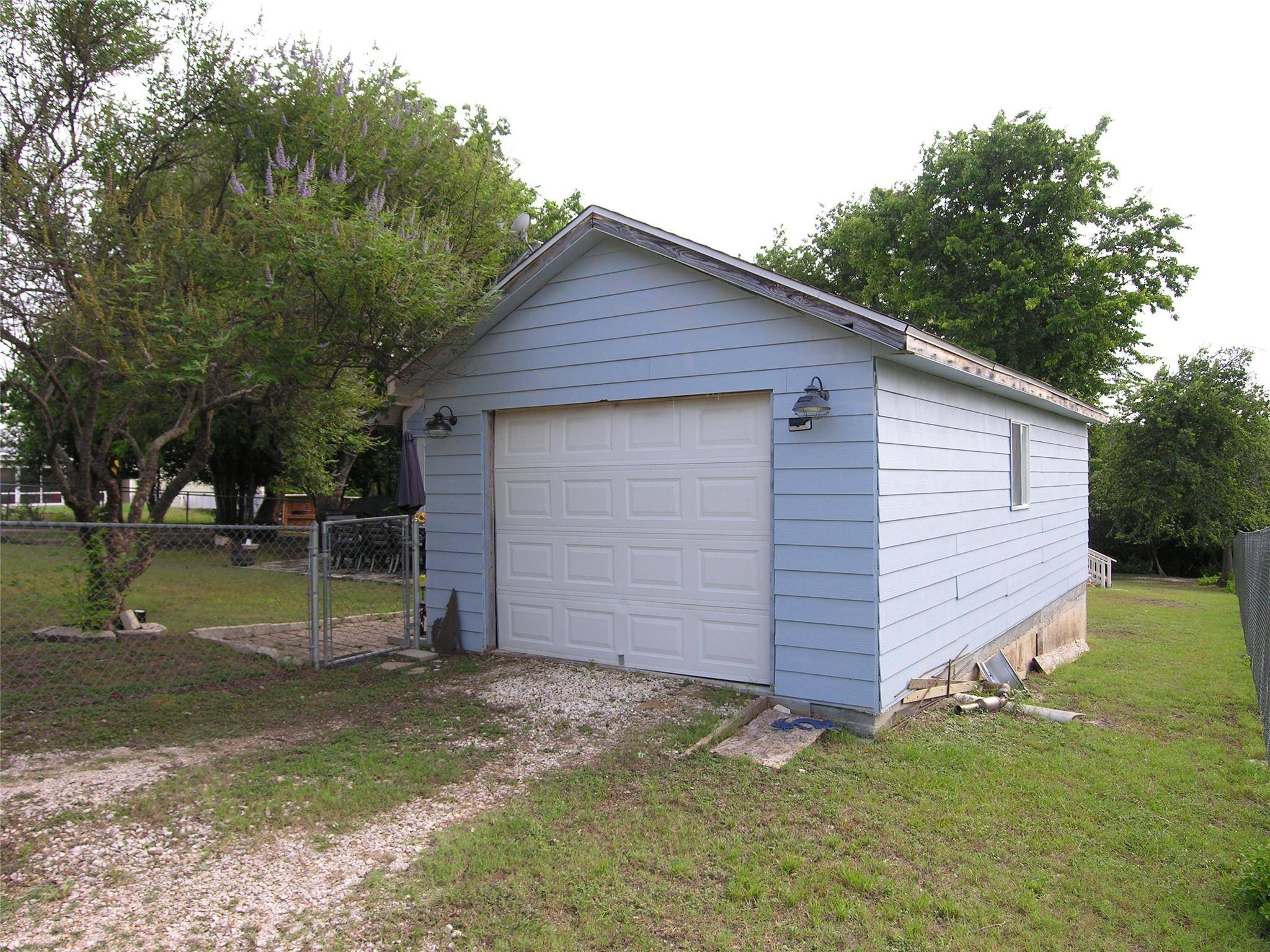 13 Cockrell CIR, Lampasas, TX 76550
