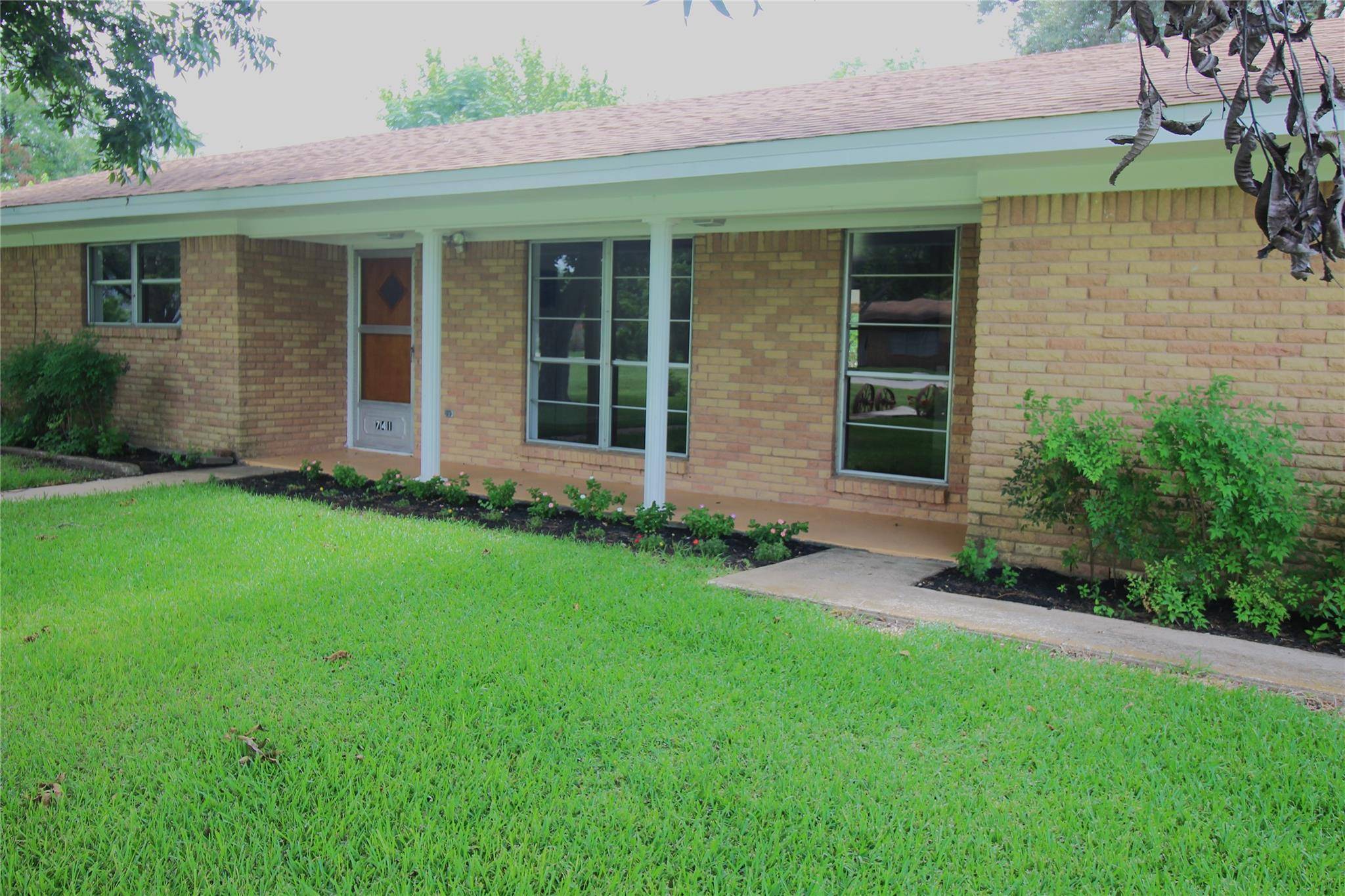 741 W Bell ST, Bartlett, TX 76511