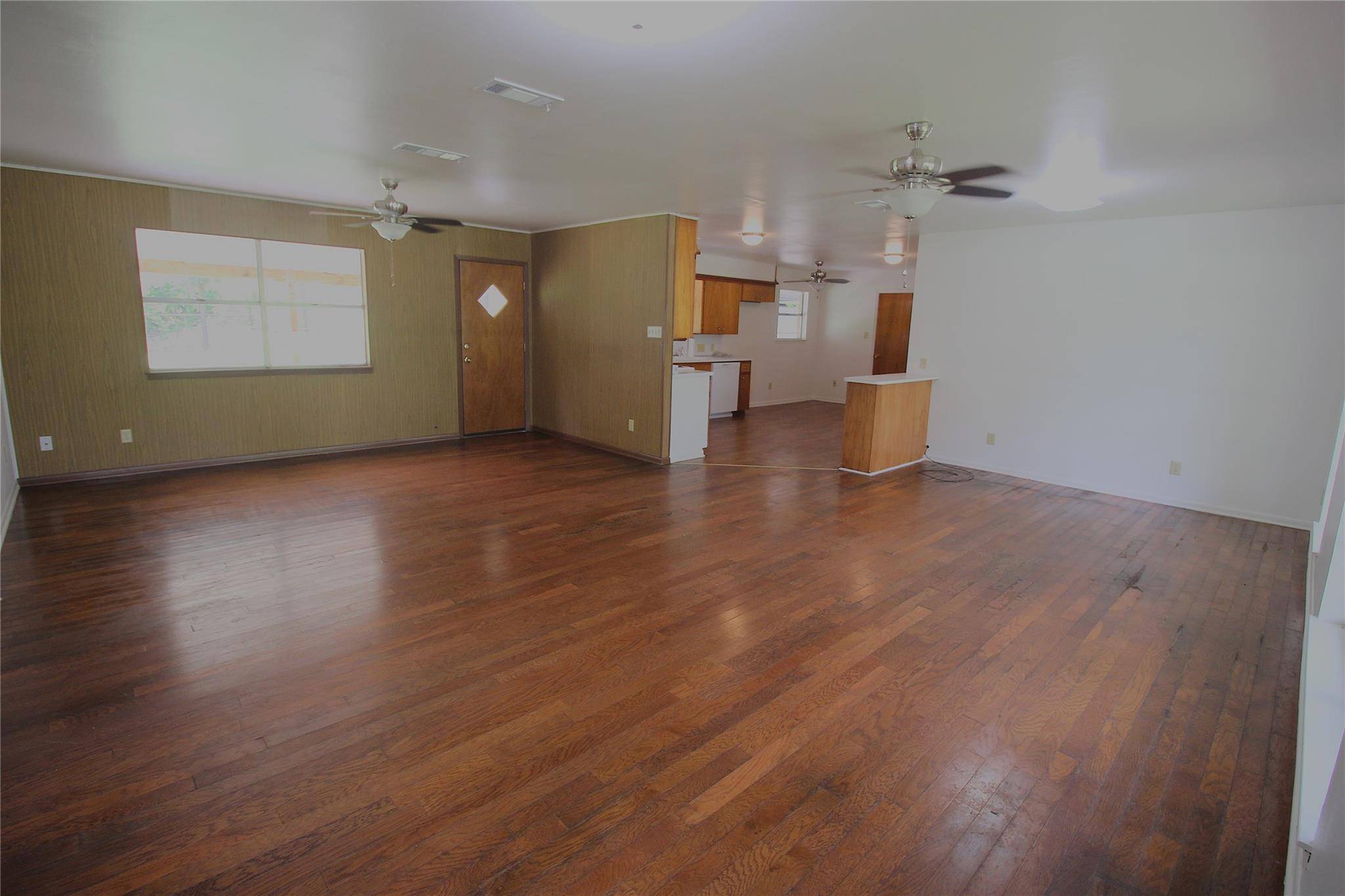 741 W Bell ST, Bartlett, TX 76511