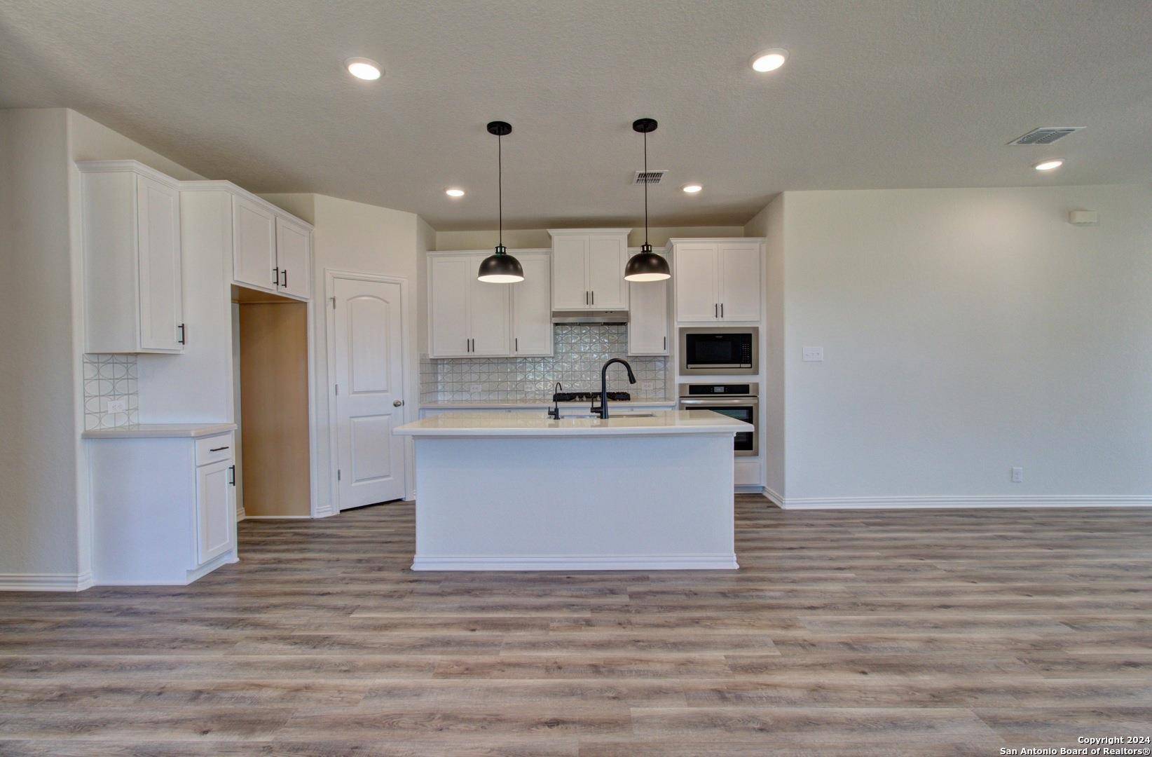 1504 Spechts Ranch RD, New Braunfels, TX 78132