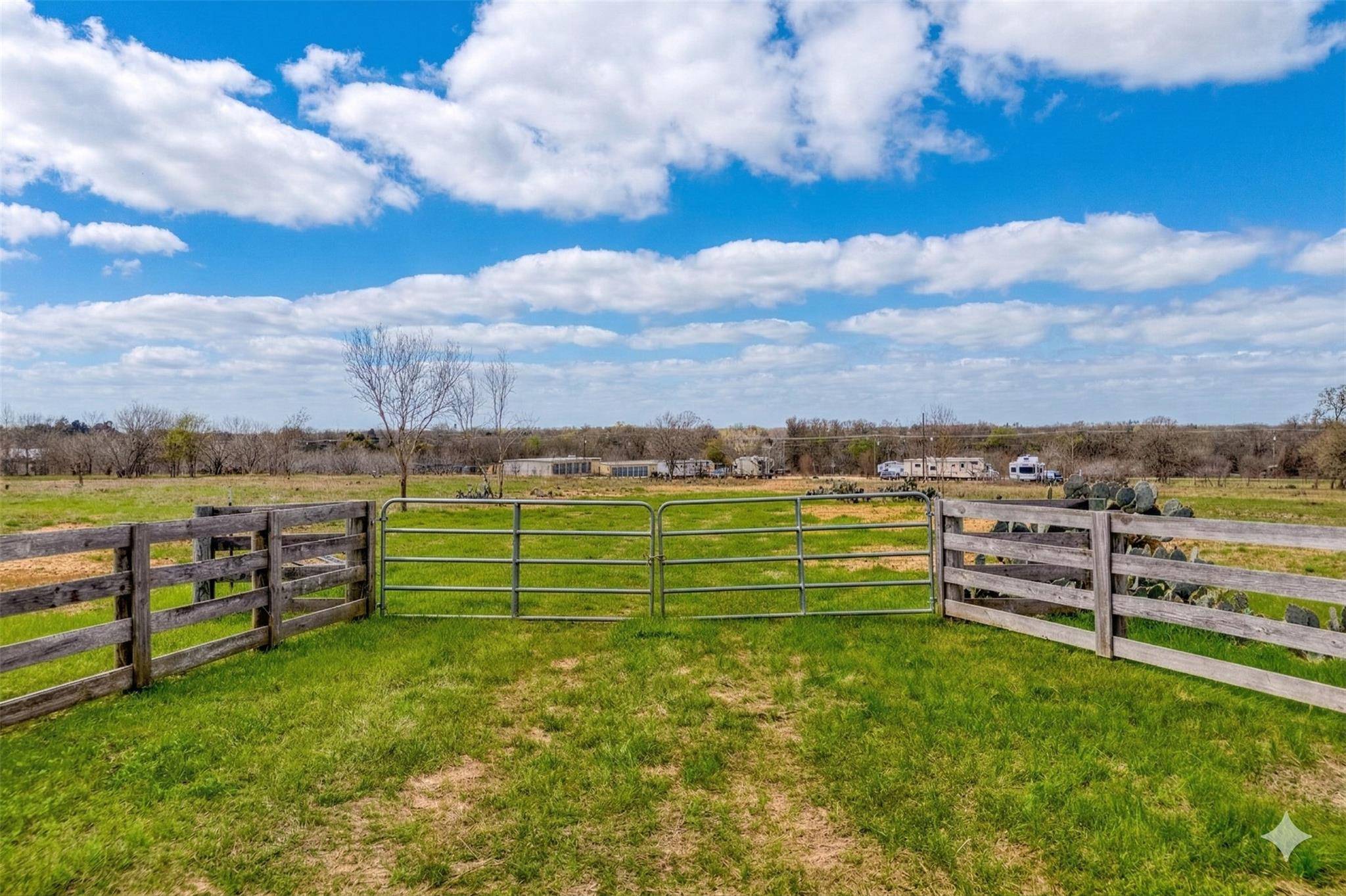 839 Smith RD, Rockdale, TX 76567