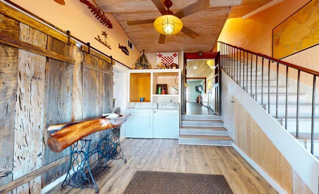 131 W White Ave #D, Port Aransas, TX 78373