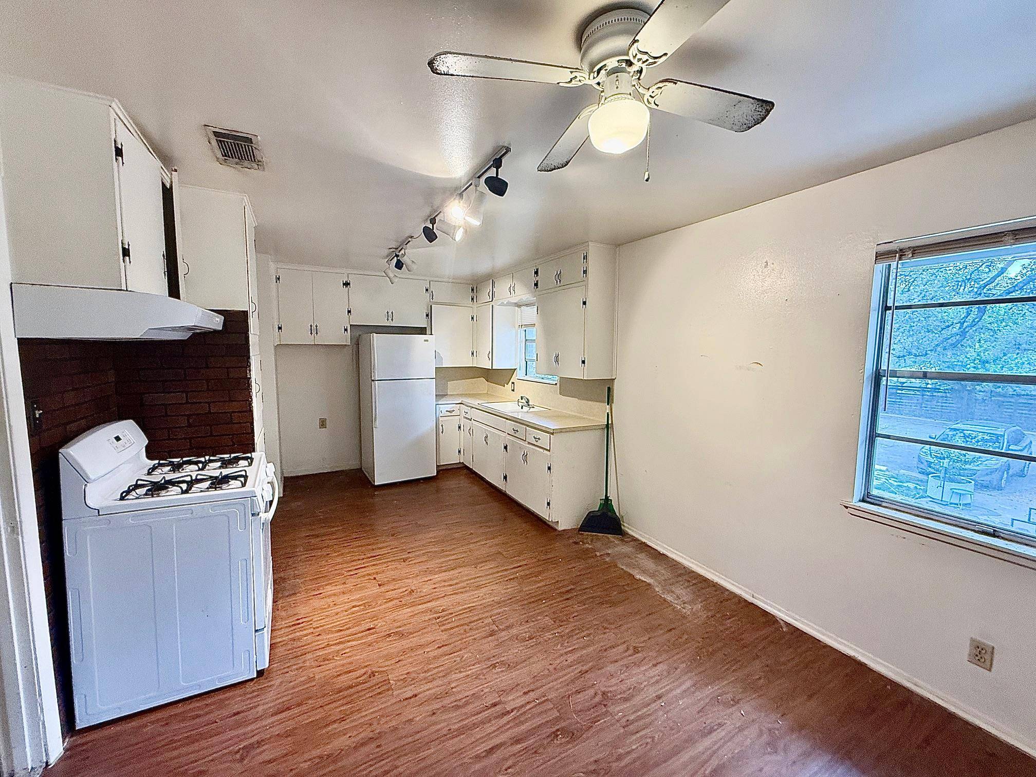 2411 S 5th ST #6, Austin, TX 78704