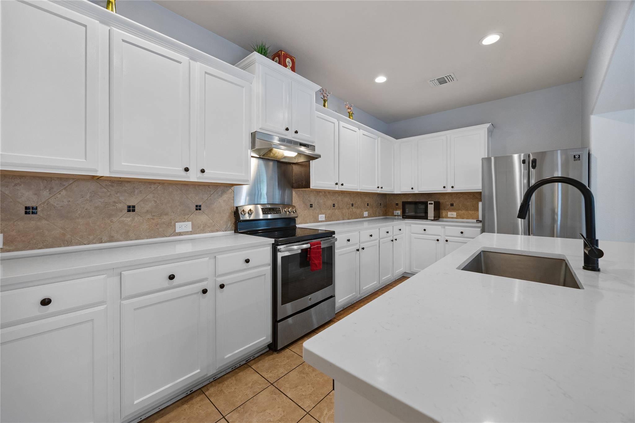 18717 Leigh LN, Pflugerville, TX 78660