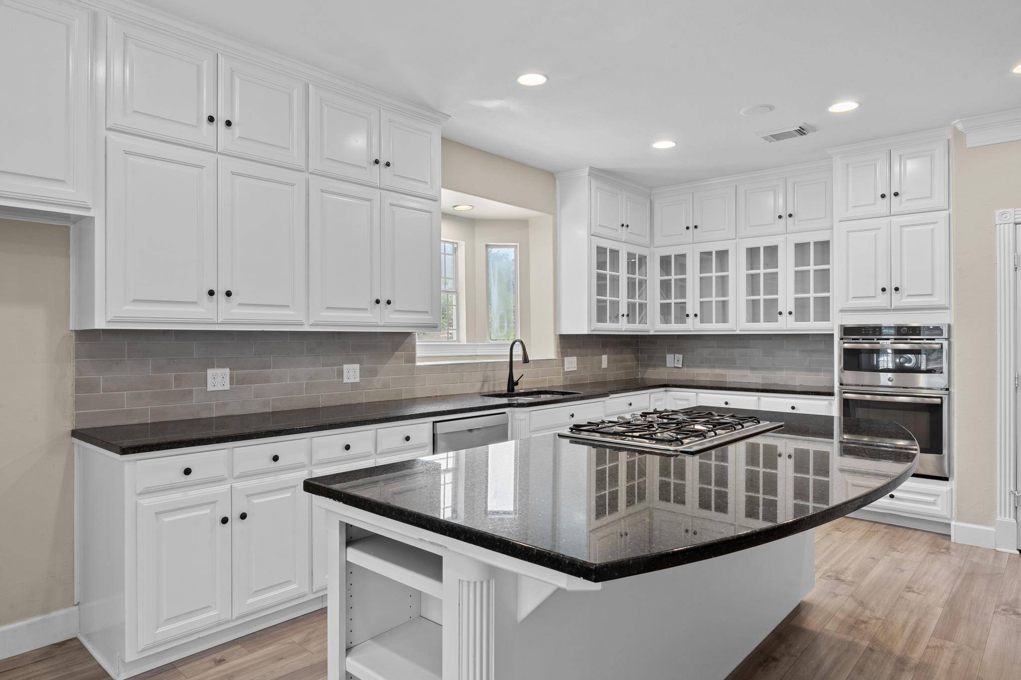 4801 Interlachen LN, Austin, TX 78747