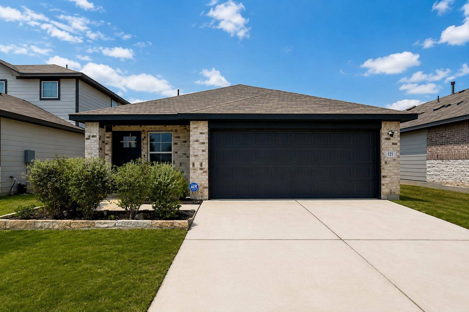 121 Santa Rosa LN, Buda, TX 78610