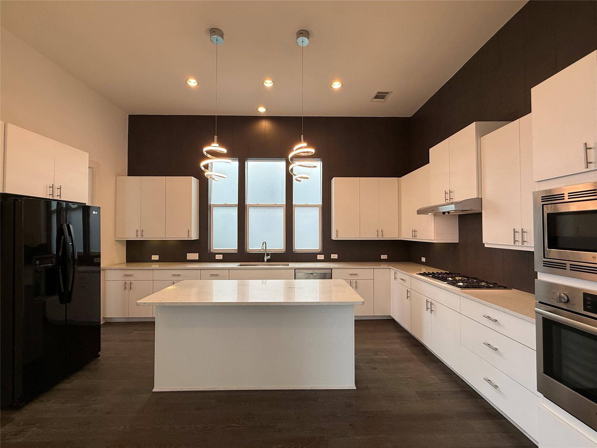 6117 Seville DR, Austin, TX 78724