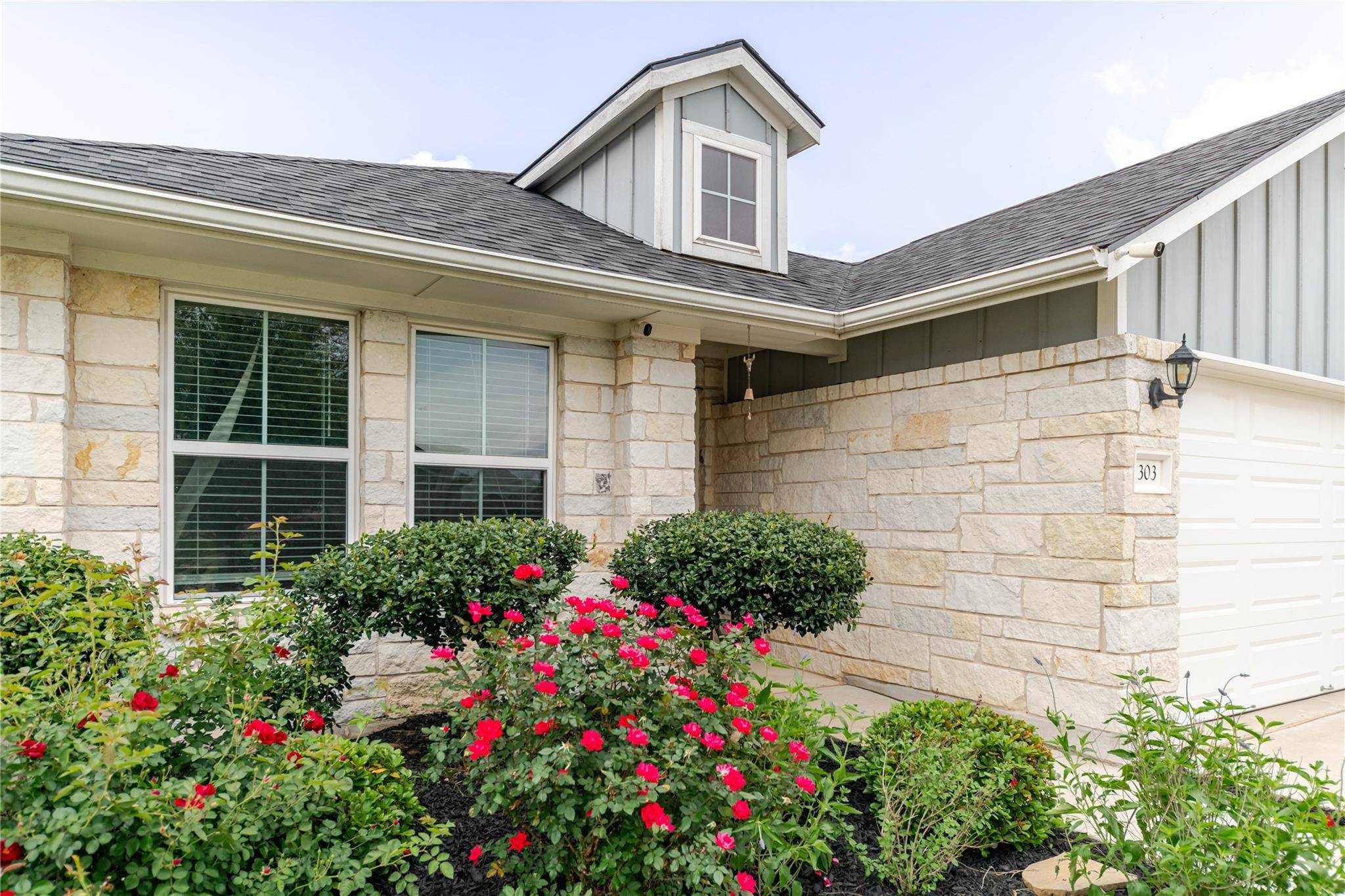 303 Schuyerville DR, Elgin, TX 78621