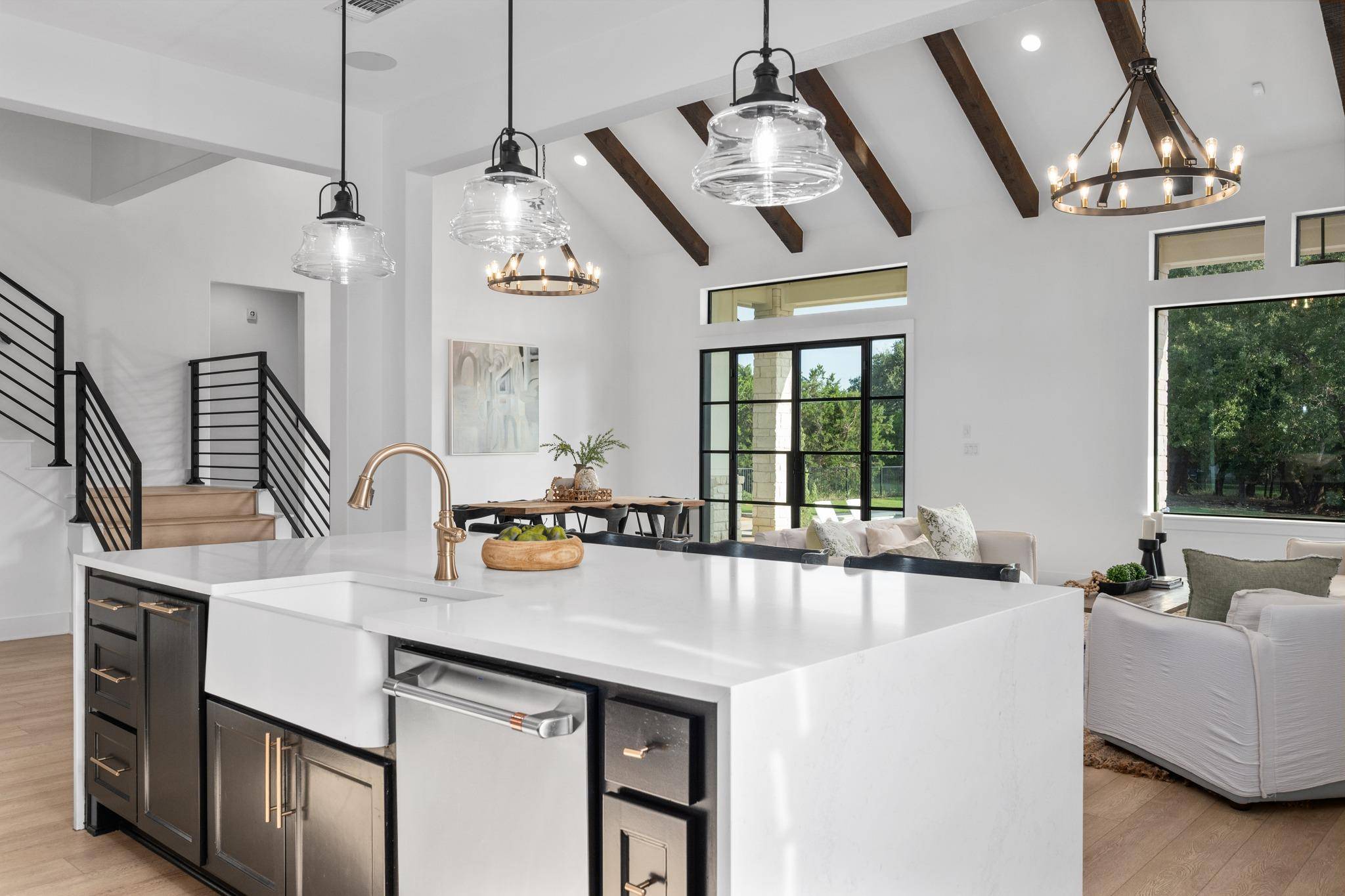 112 Davis LN, Georgetown, TX 78633