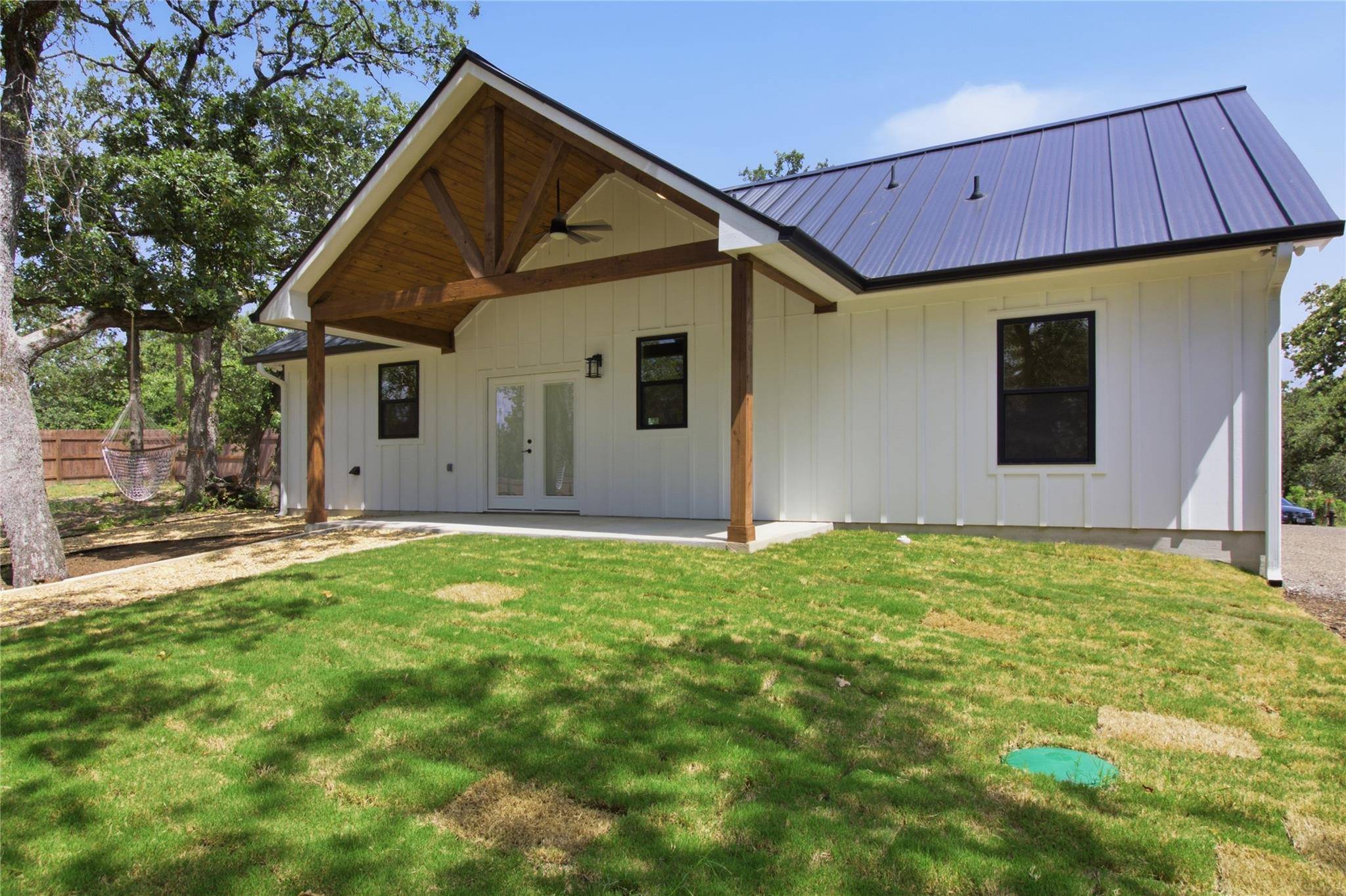 495 Cypress Trail LOOP, Rockdale, TX 76567